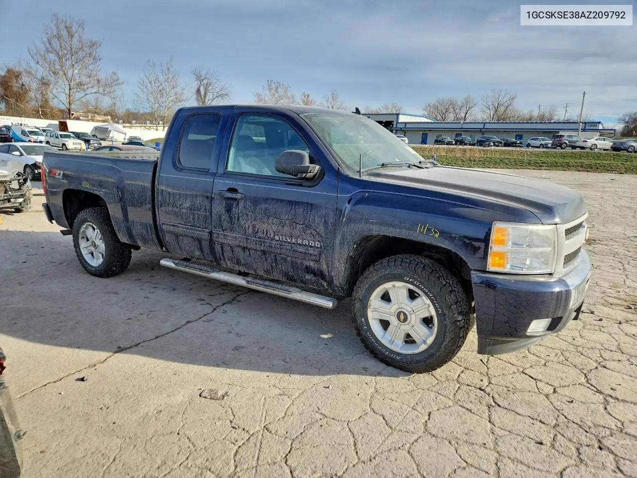 1GCSKSE38AZ209792 2010 Chevrolet Silverado K1500 Lt