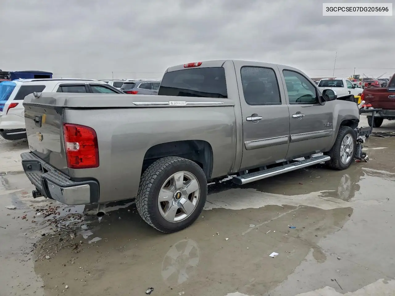 3GCPCSE07DG205696 2013 Chevrolet Silverado C1500 Lt