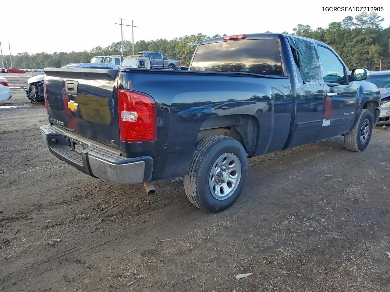 1GCRCSEA1DZ212905 2013 Chevrolet Silverado C1500 Lt