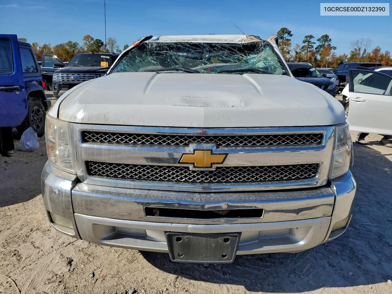 1GCRCSE00DZ132390 2013 Chevrolet Silverado C1500 Lt