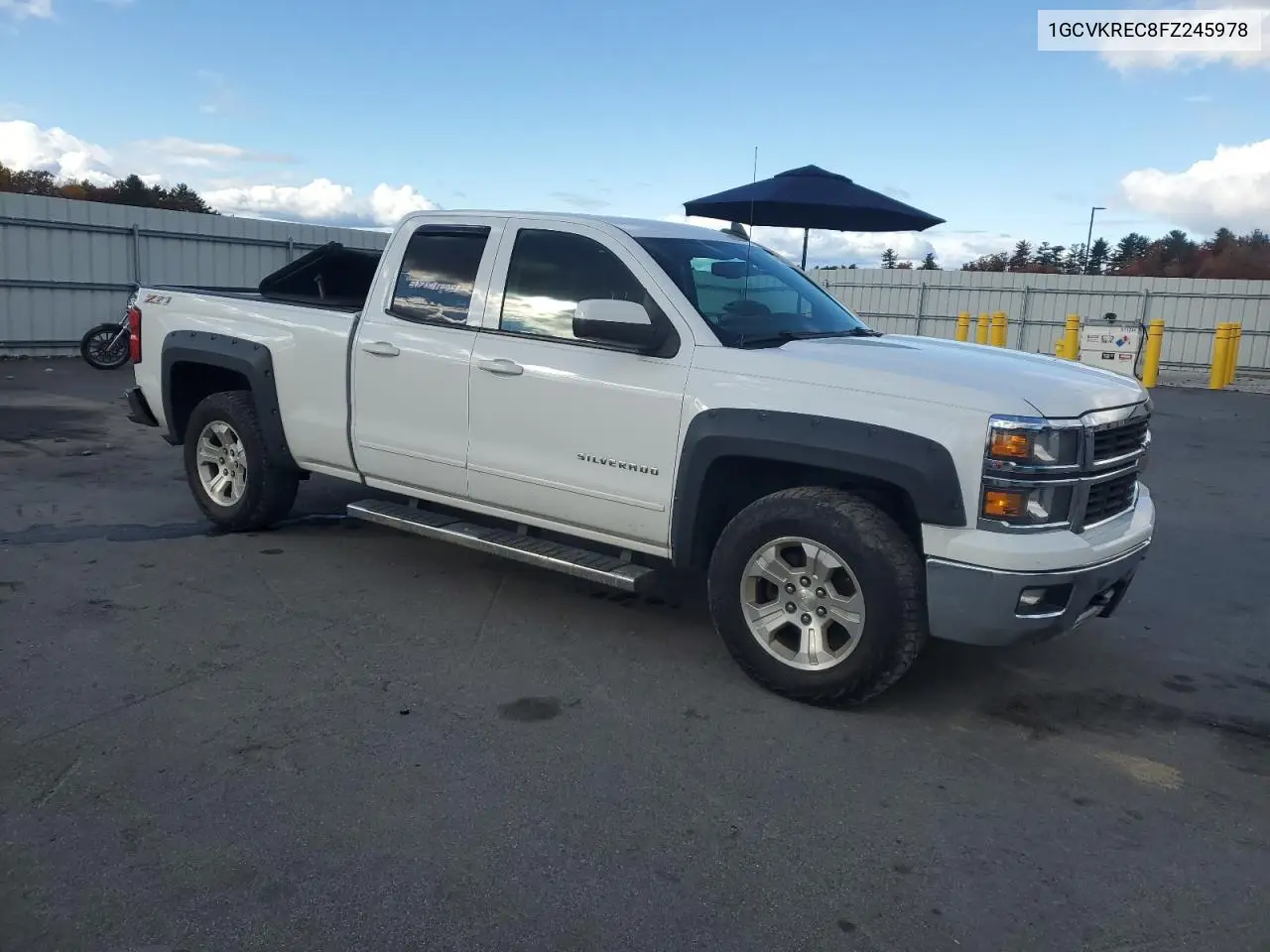 1GCVKREC8FZ245978 2015 Chevrolet Silverado K1500 Lt
