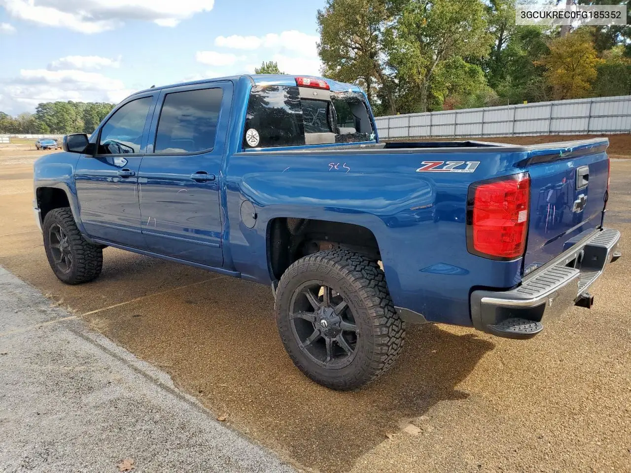 3GCUKREC0FG185352 2015 Chevrolet Silverado K1500 Lt