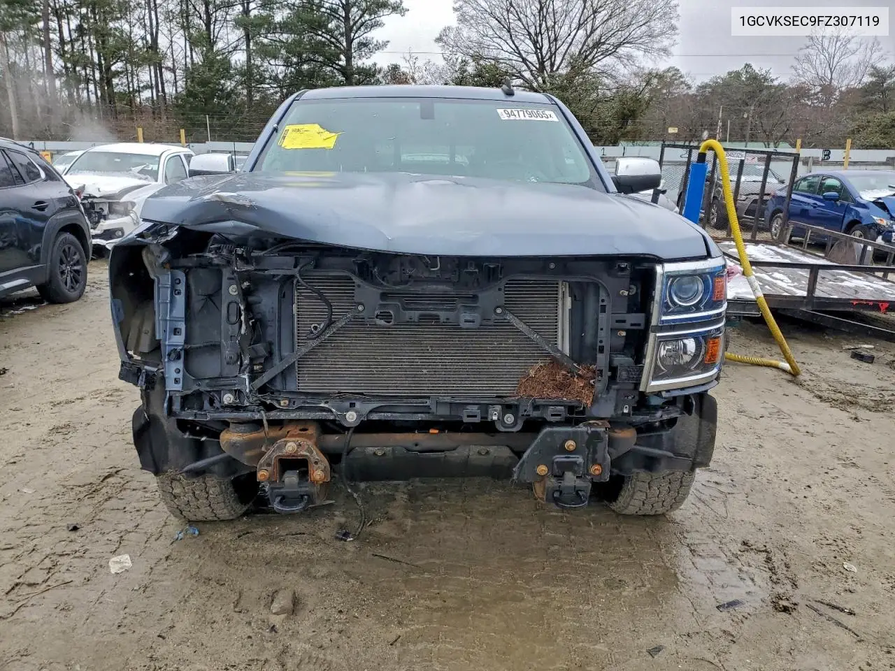 1GCVKSEC9FZ307119 2015 Chev Silverado