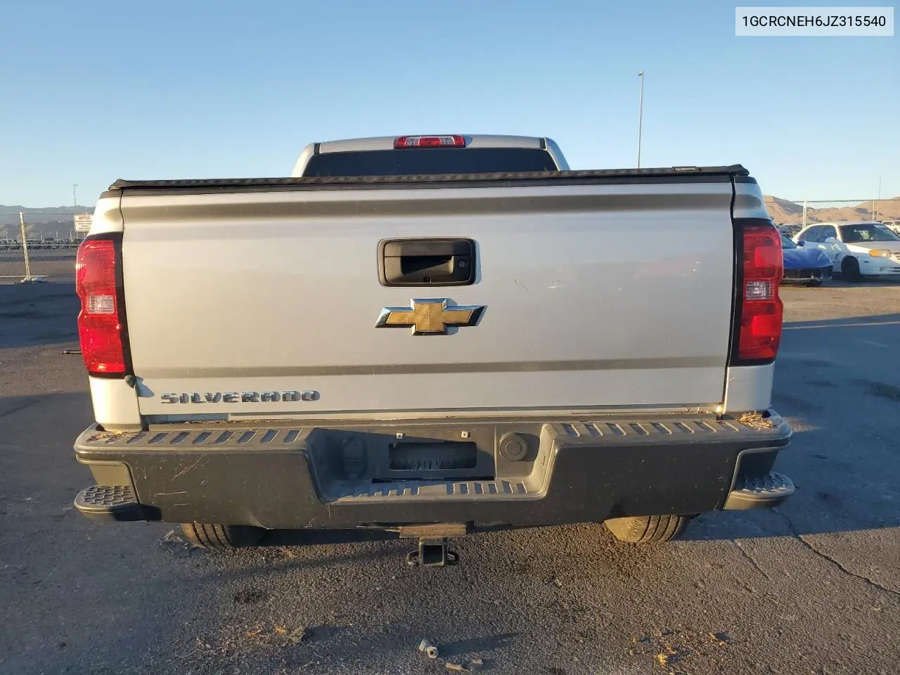 1GCRCNEH6JZ315540 2018 Chevrolet Silverado C1500