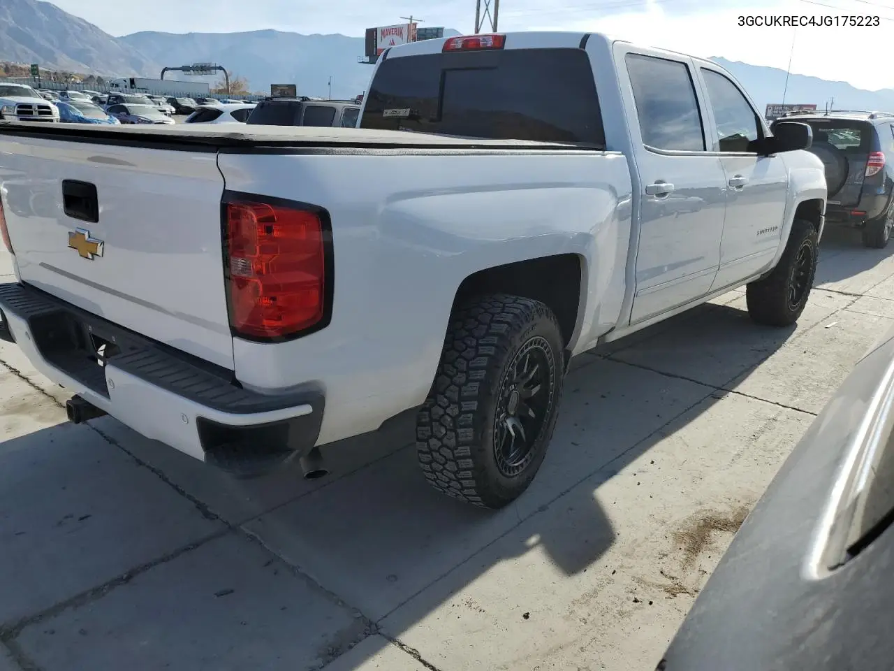 3GCUKREC4JG175223 2018 Chevrolet Silverado K1500 Lt