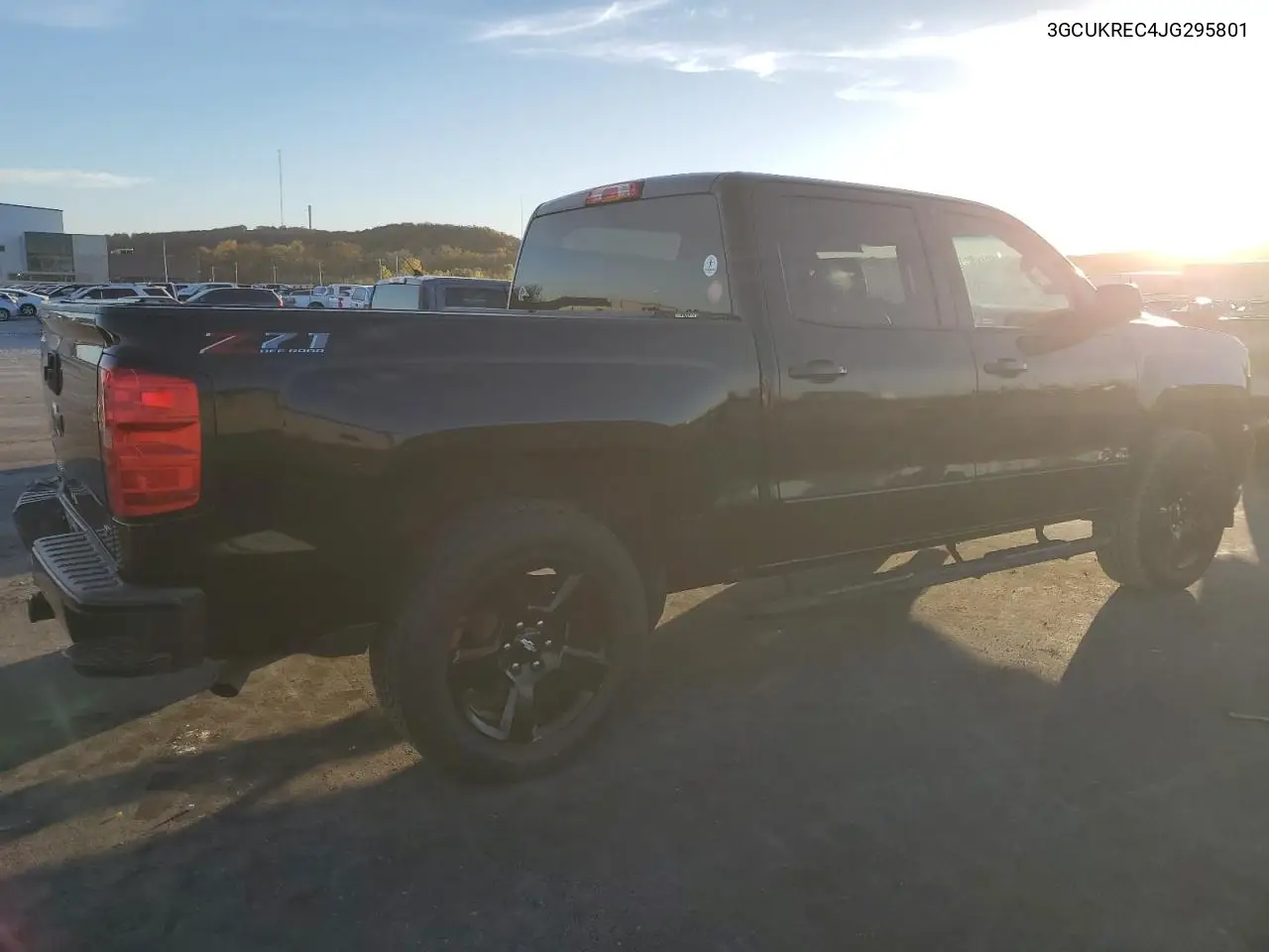 3GCUKREC4JG295801 2018 Chevrolet Silverado K1500 Lt