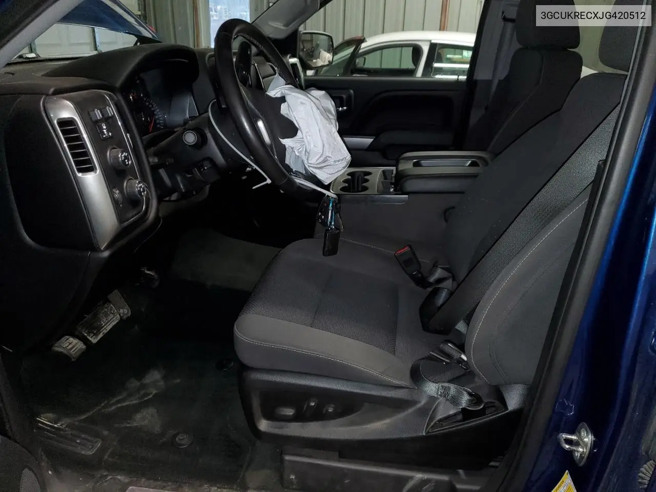3GCUKRECXJG420512 2018 Chevrolet Silverado K1500 Lt