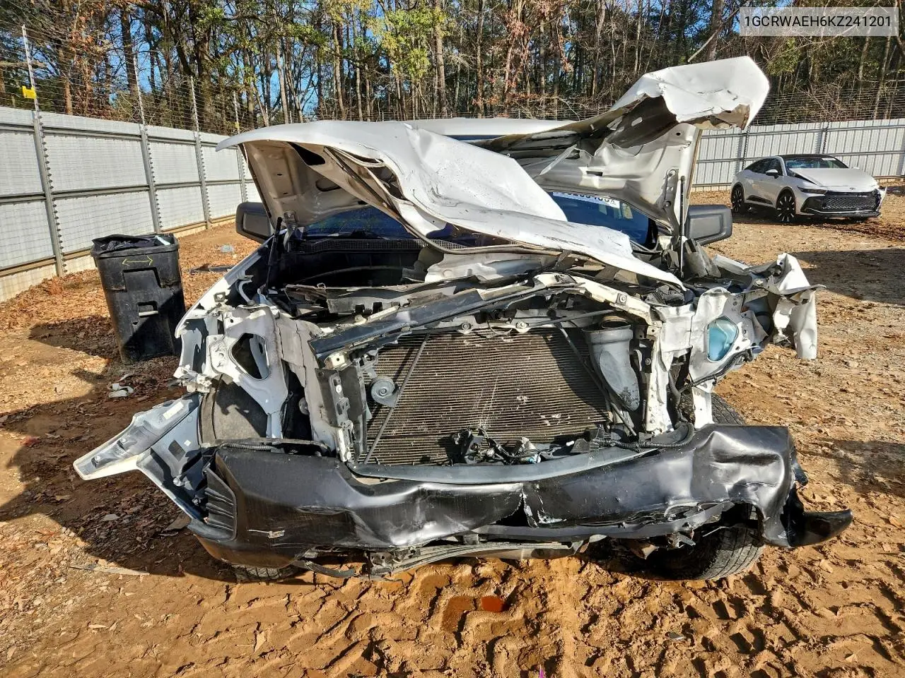 1GCRWAEH6KZ241201 2019 Chevrolet Silverado C1500