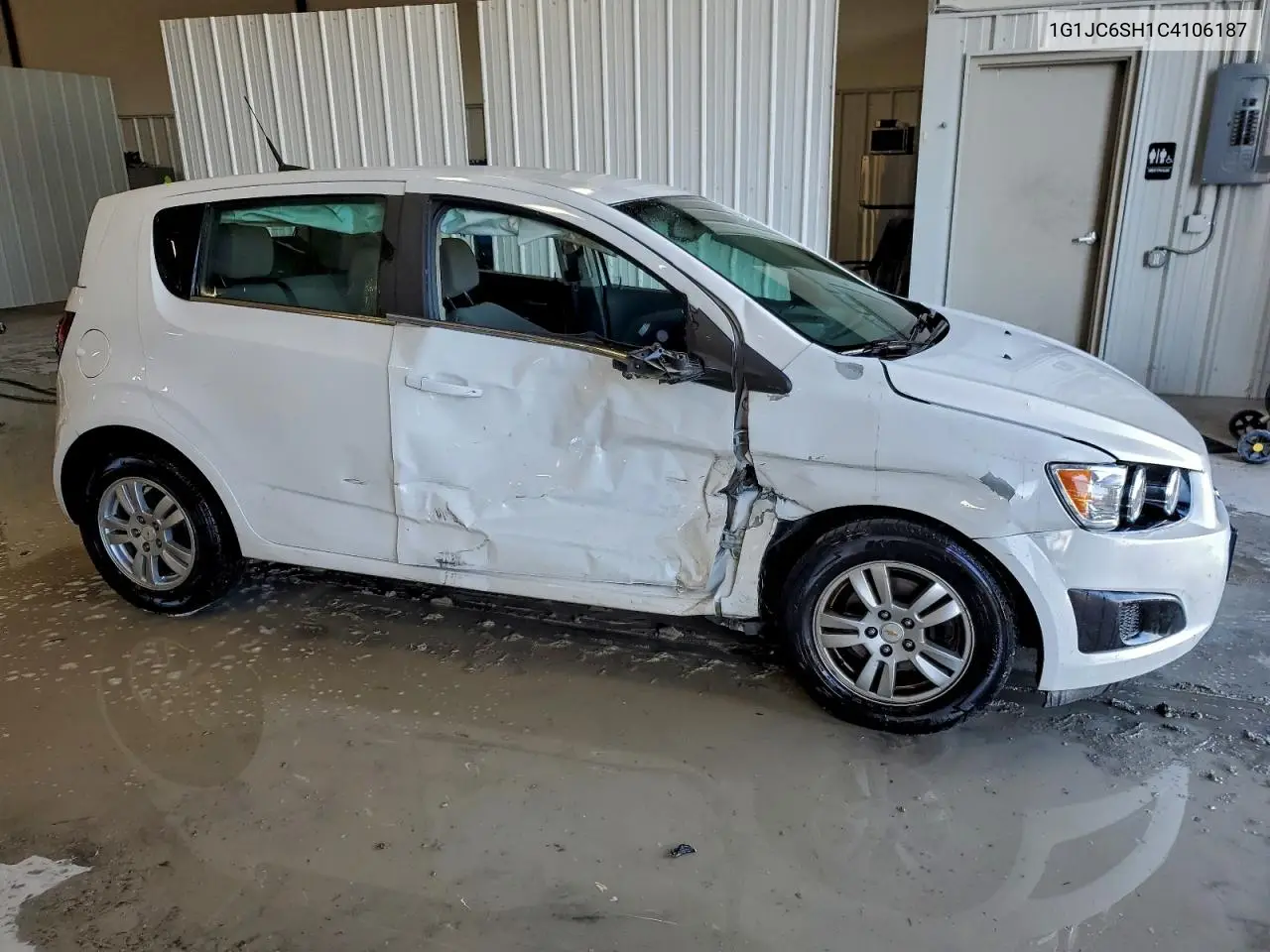 1G1JC6SH1C4106187 2012 Chevrolet Sonic Lt