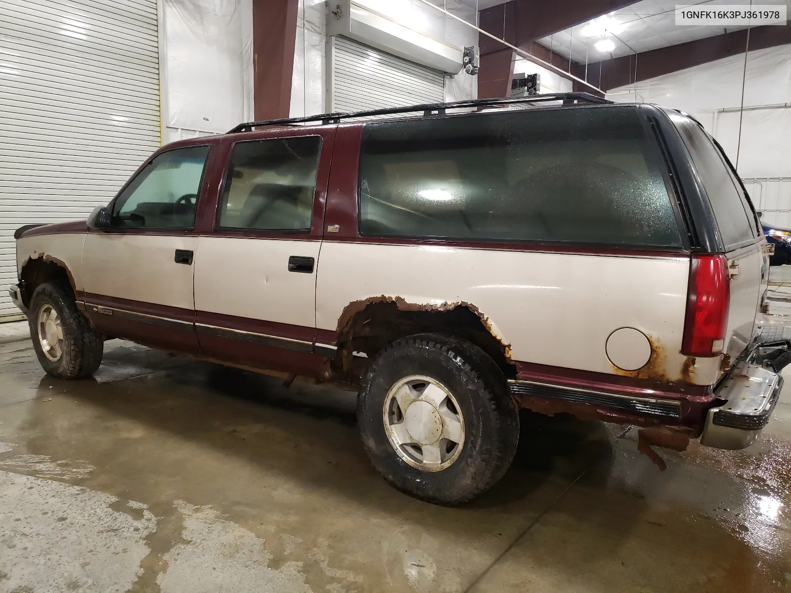 1GNFK16K3PJ361978 1993 Chevrolet Suburban K1500