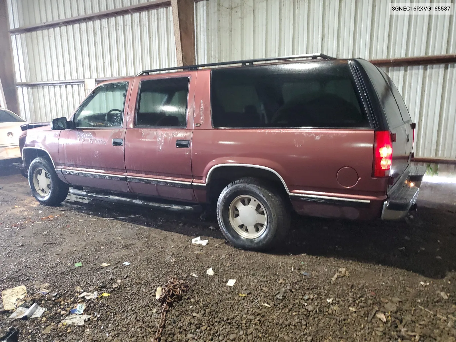 1997 Chevrolet Suburban C1500 VIN: 3GNEC16RXVG165587 Lot: 63297474