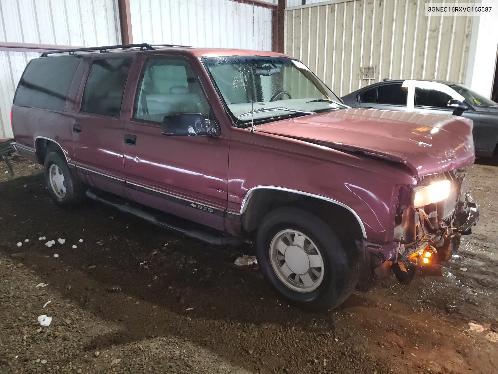 1997 Chevrolet Suburban C1500 VIN: 3GNEC16RXVG165587 Lot: 63297474