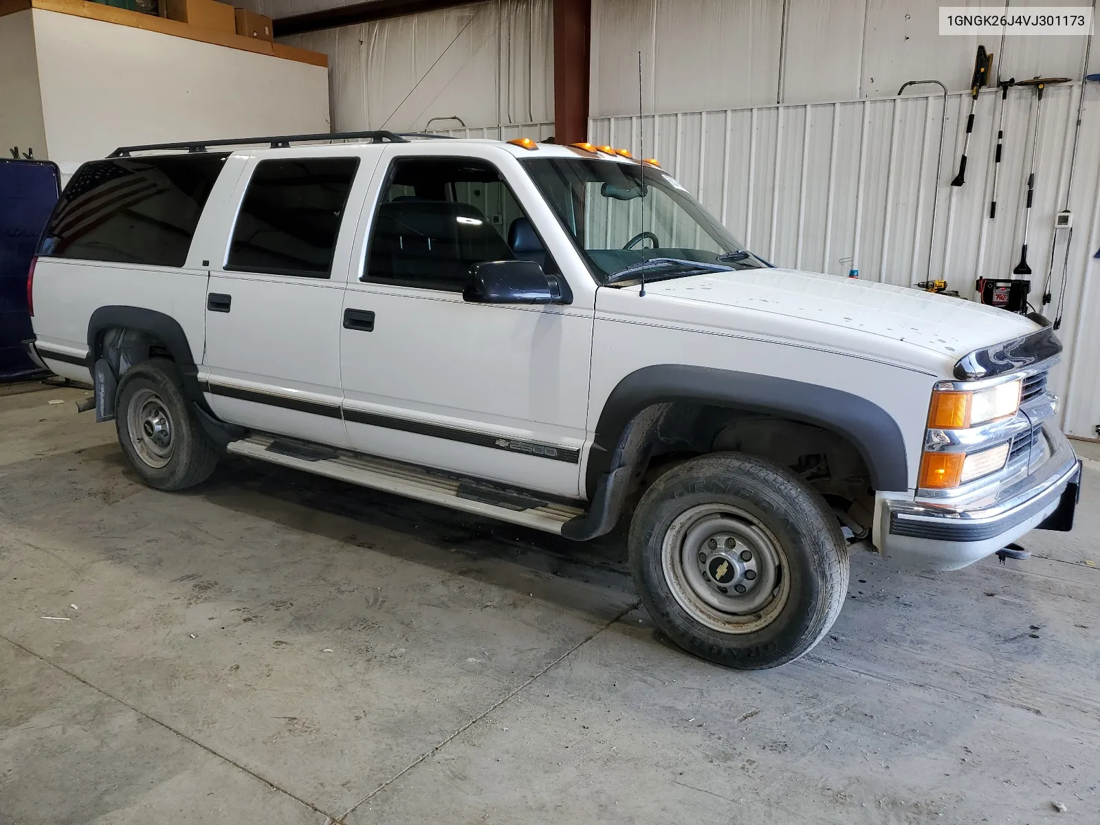 1997 Chevrolet Suburban K2500 VIN: 1GNGK26J4VJ301173 Lot: 66379064