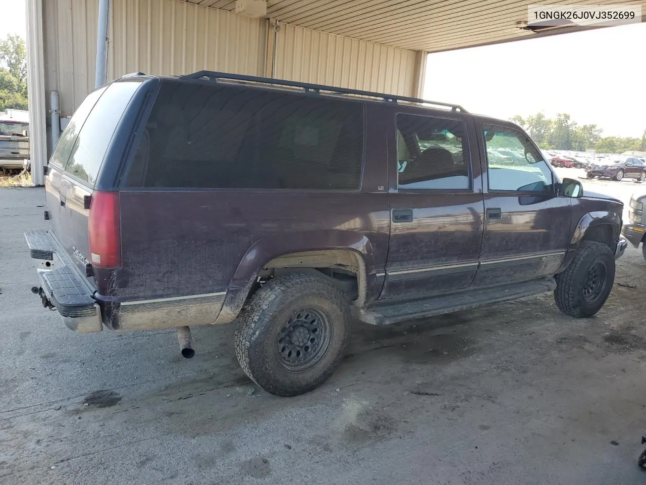 1997 Chevrolet Suburban K2500 VIN: 1GNGK26J0VJ352699 Lot: 67713374