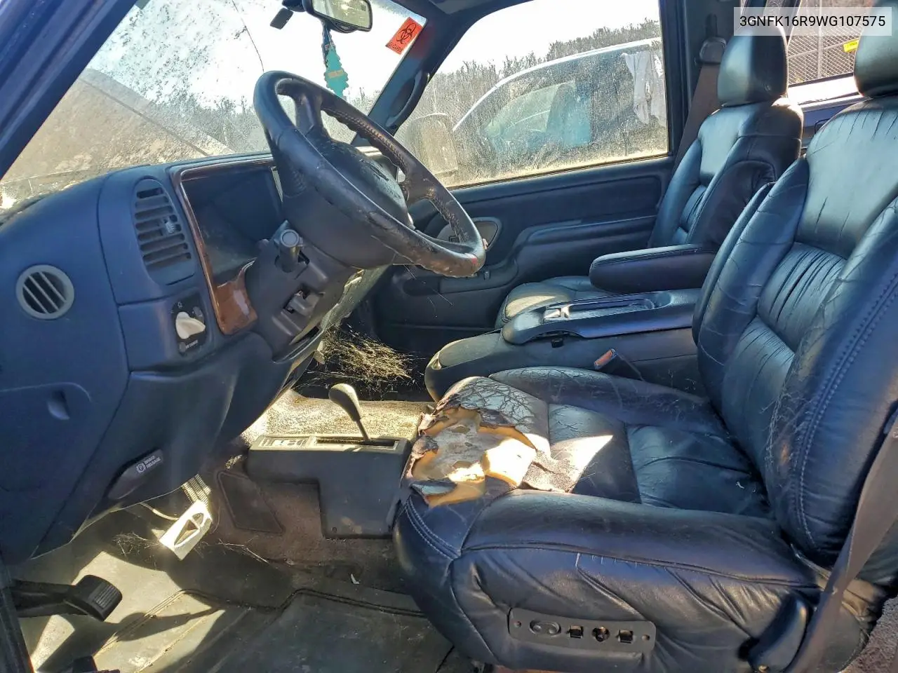 3GNFK16R9WG107575 1998 Chevrolet Suburban K1500