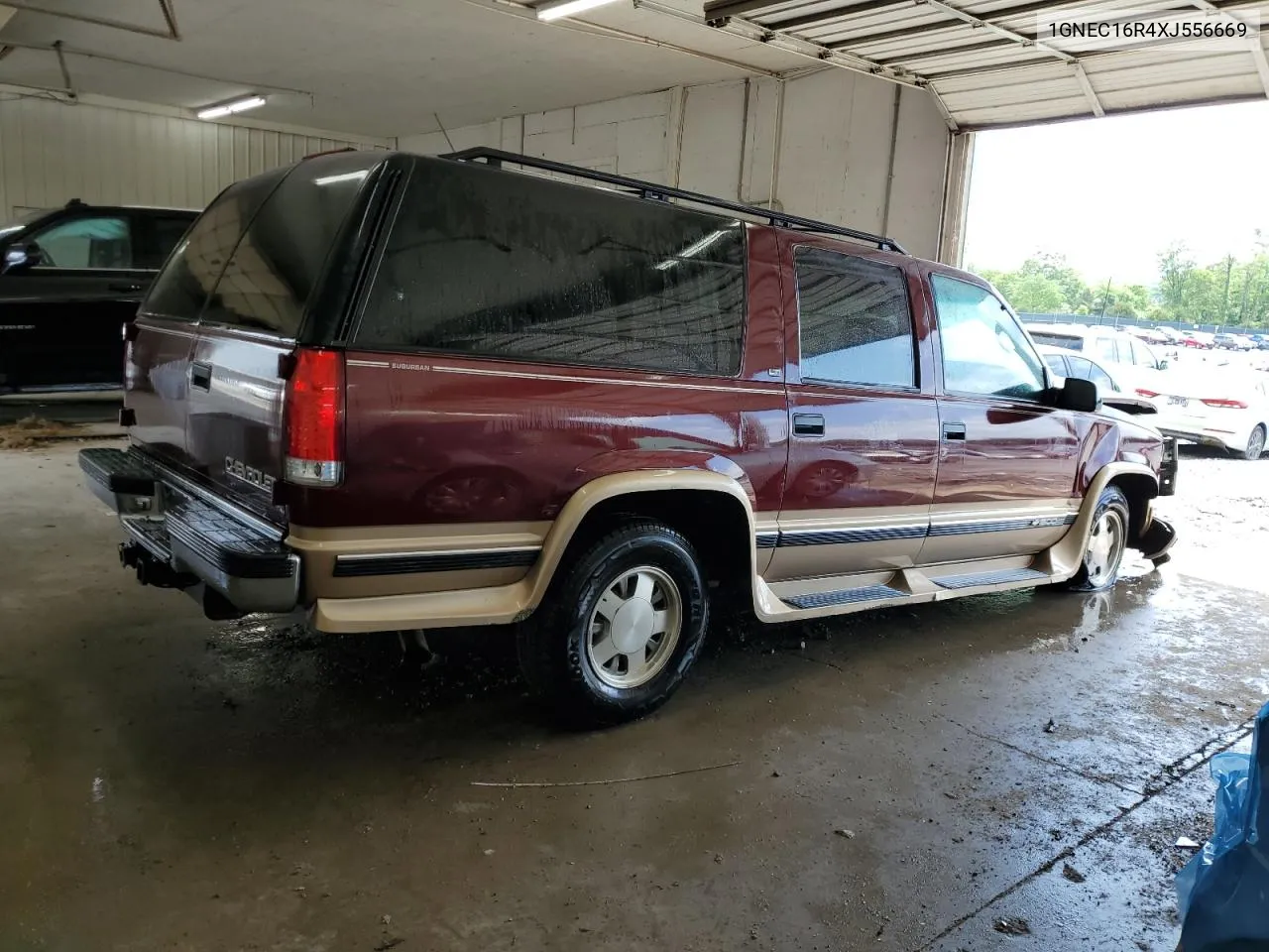 1999 Chevrolet Suburban C1500 VIN: 1GNEC16R4XJ556669 Lot: 53689714