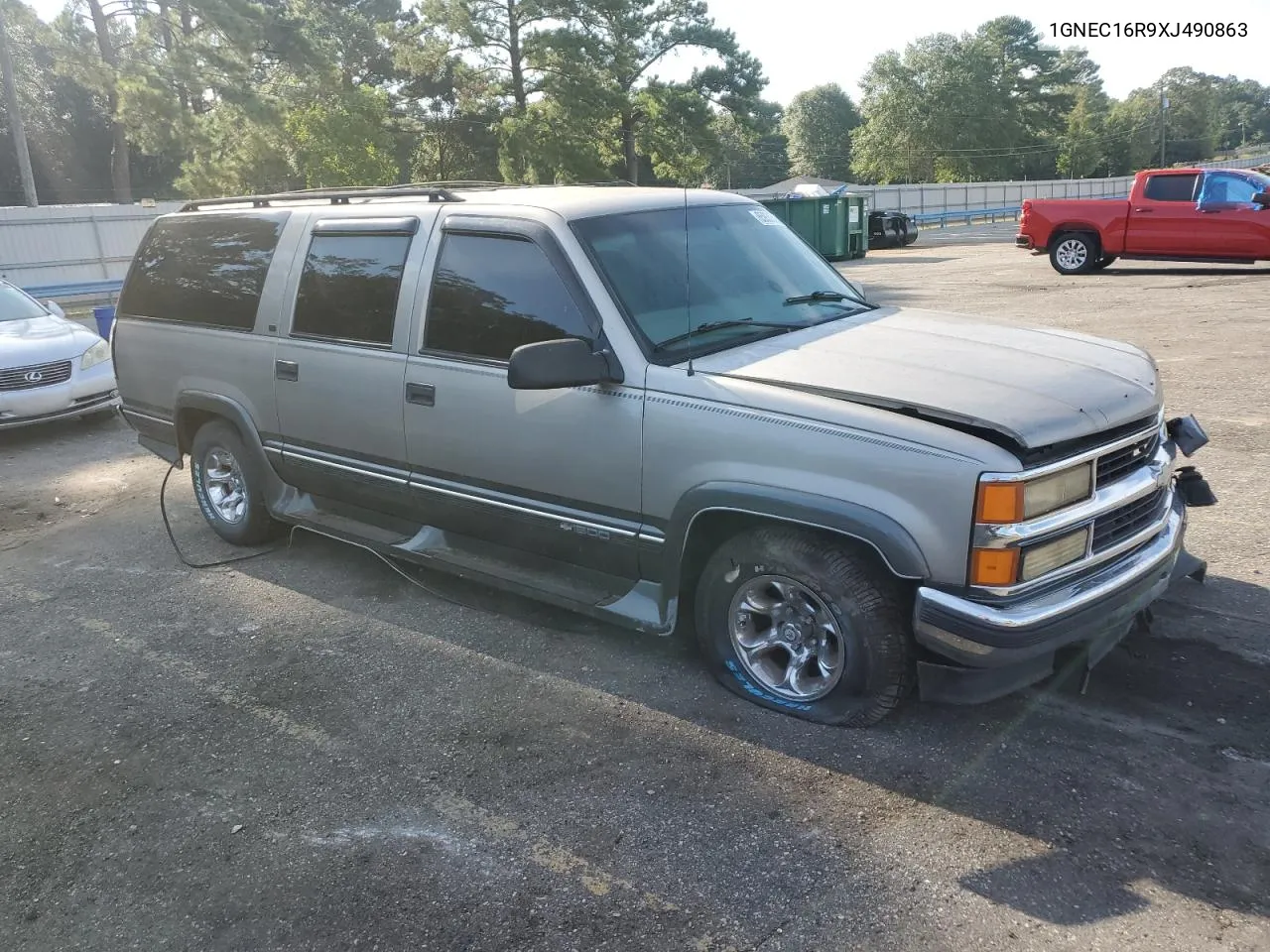 1999 Chevrolet Suburban C1500 VIN: 1GNEC16R9XJ490863 Lot: 65938594