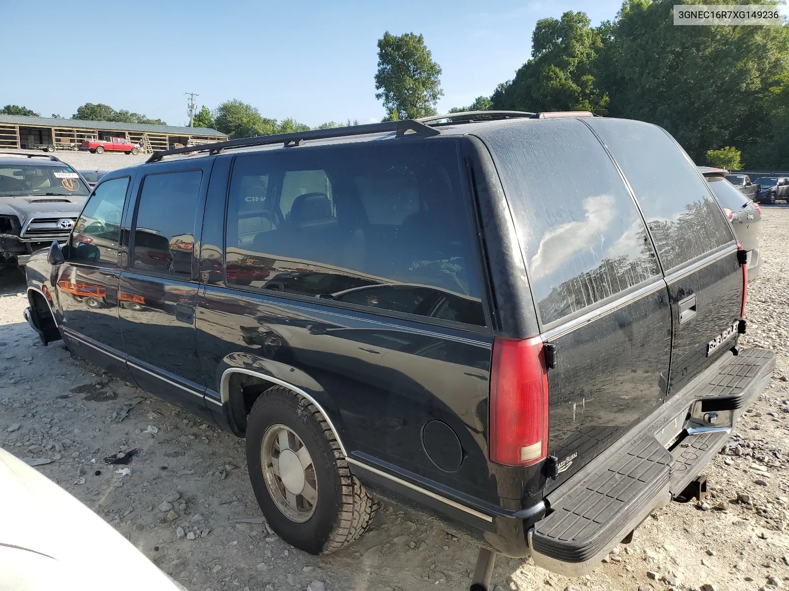 3GNEC16R7XG149236 1999 Chevrolet Suburban C1500