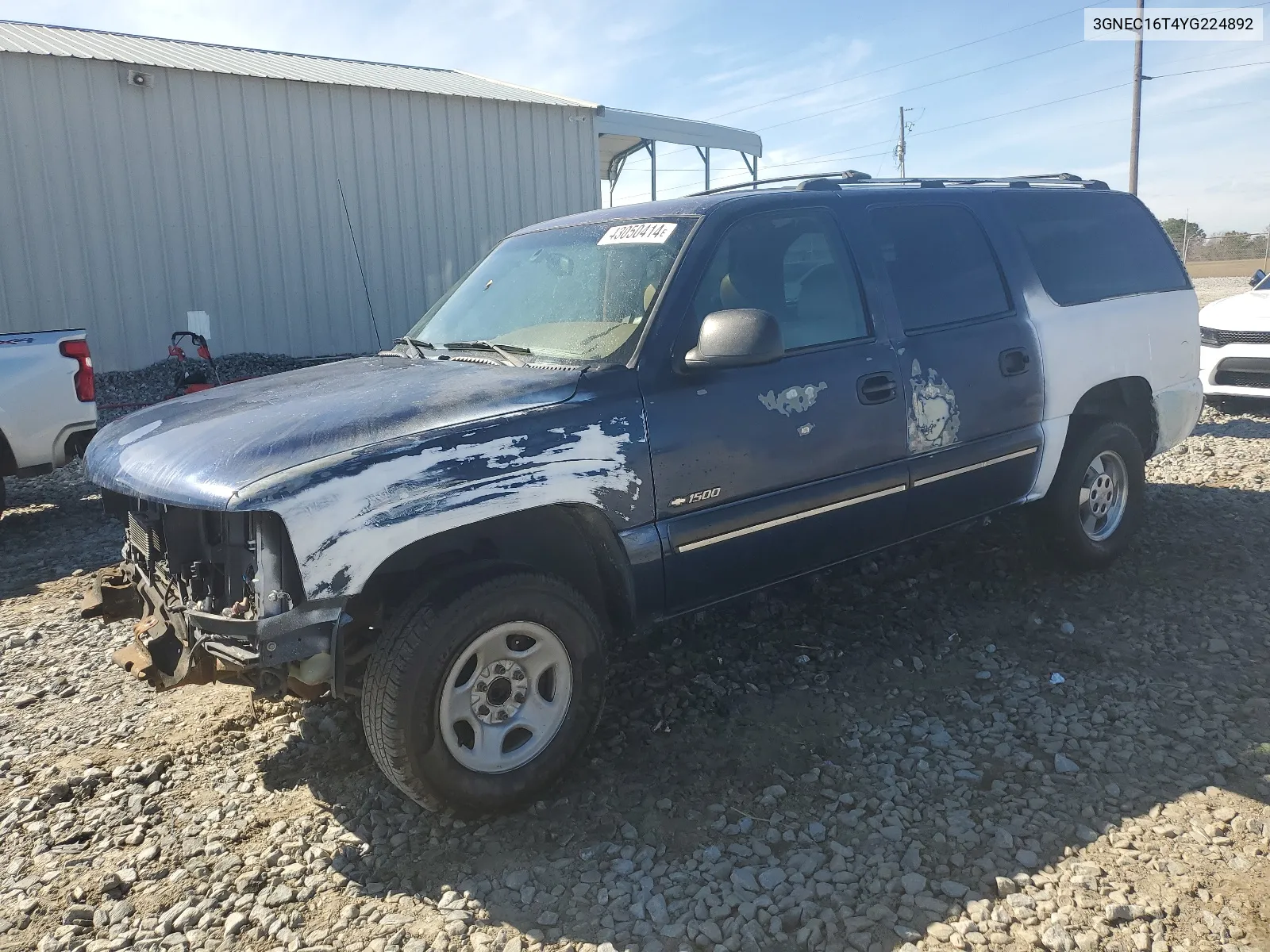 2000 Chevrolet Suburban C1500 VIN: 3GNEC16T4YG224892 Lot: 43050414