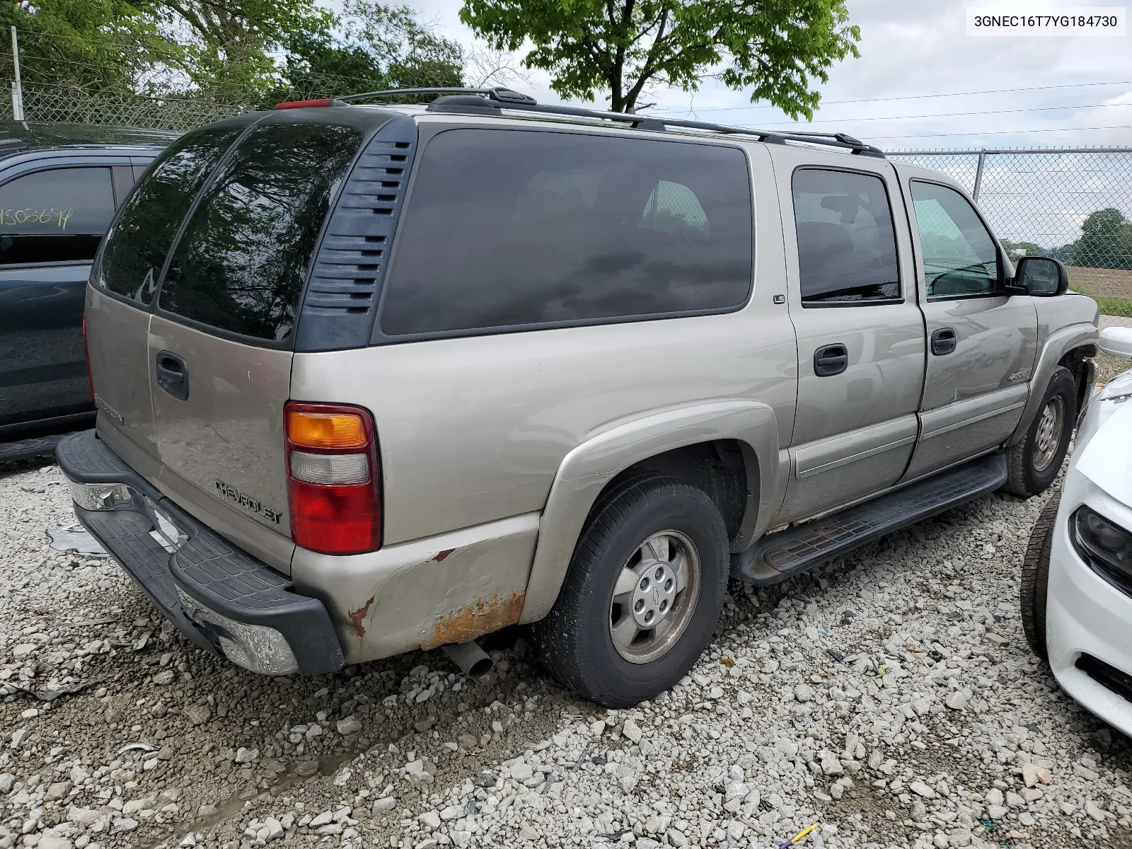 2000 Chevrolet Suburban C1500 VIN: 3GNEC16T7YG184730 Lot: 55263574