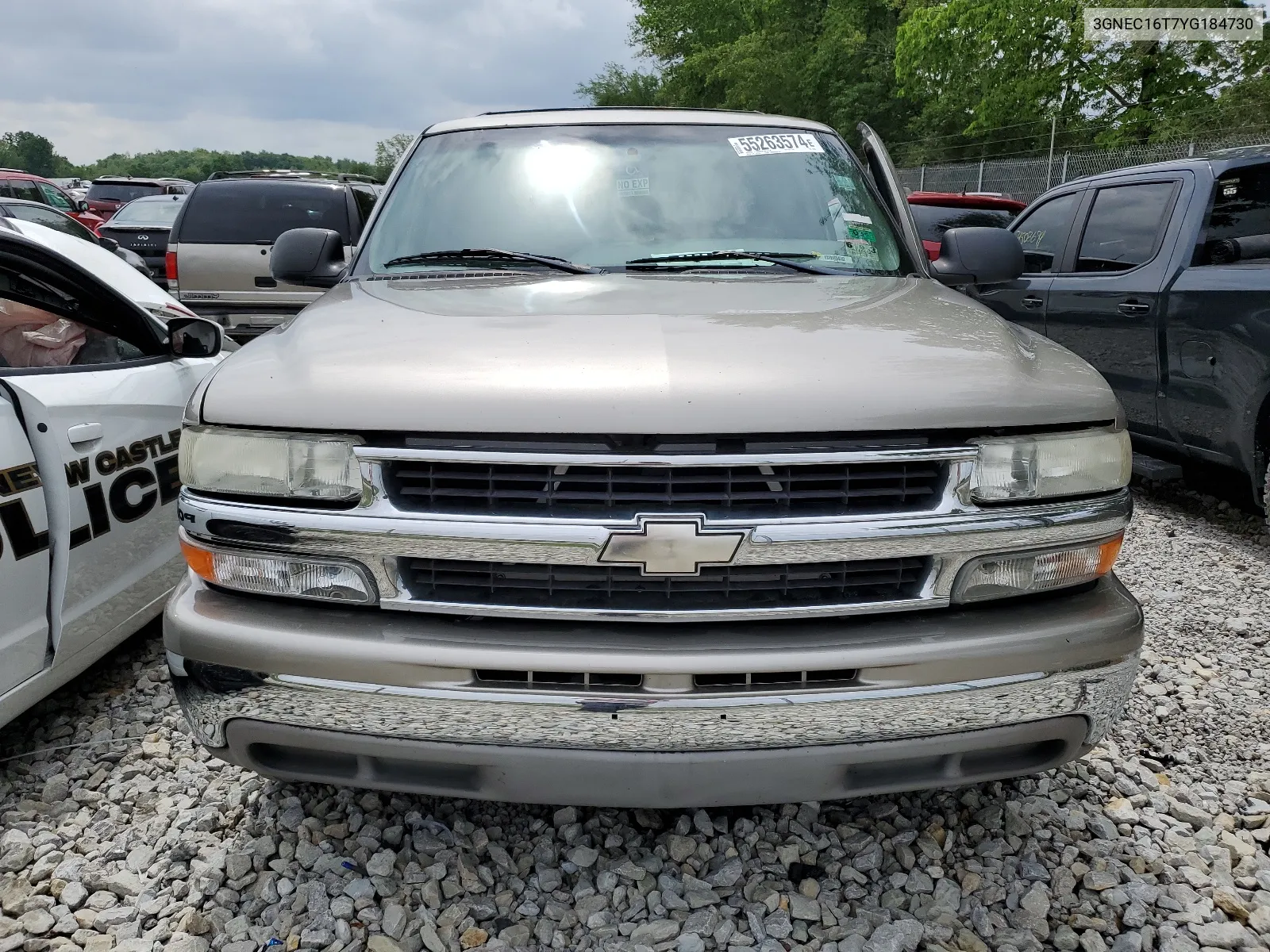 2000 Chevrolet Suburban C1500 VIN: 3GNEC16T7YG184730 Lot: 55263574