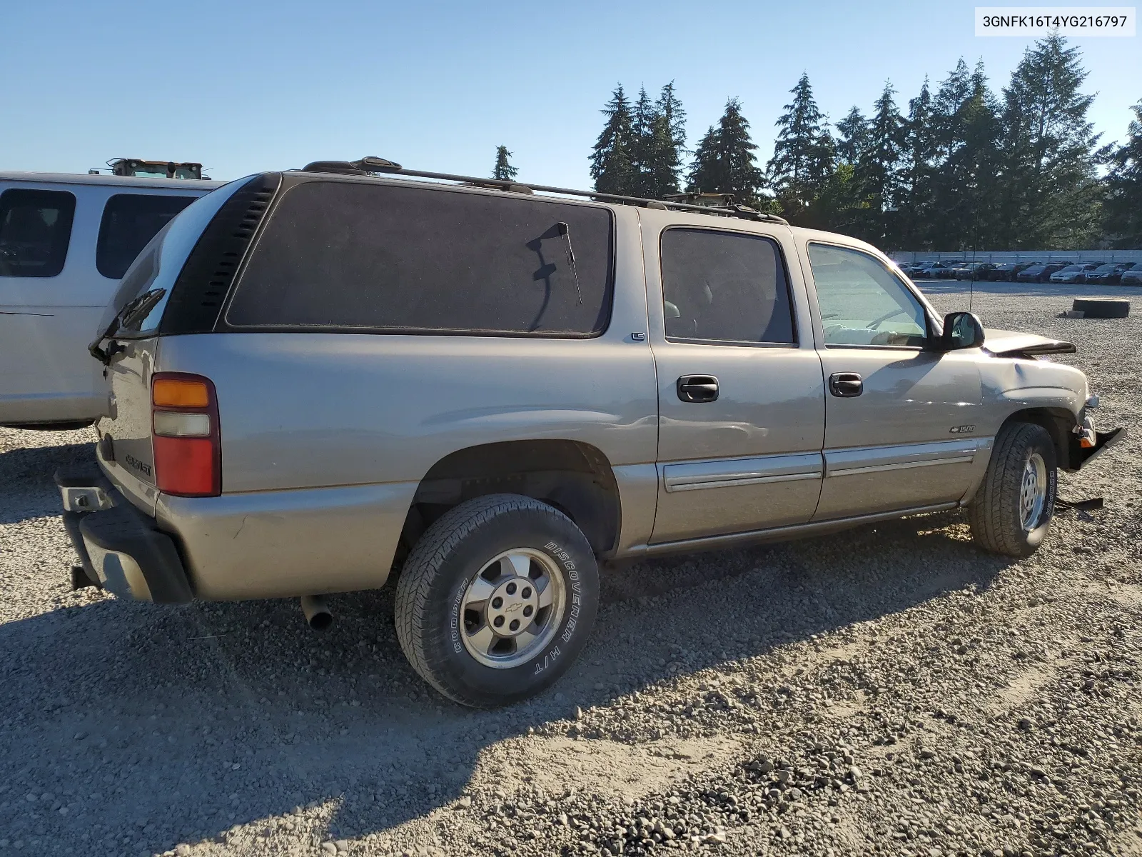 2000 Chevrolet Suburban K1500 VIN: 3GNFK16T4YG216797 Lot: 62138034