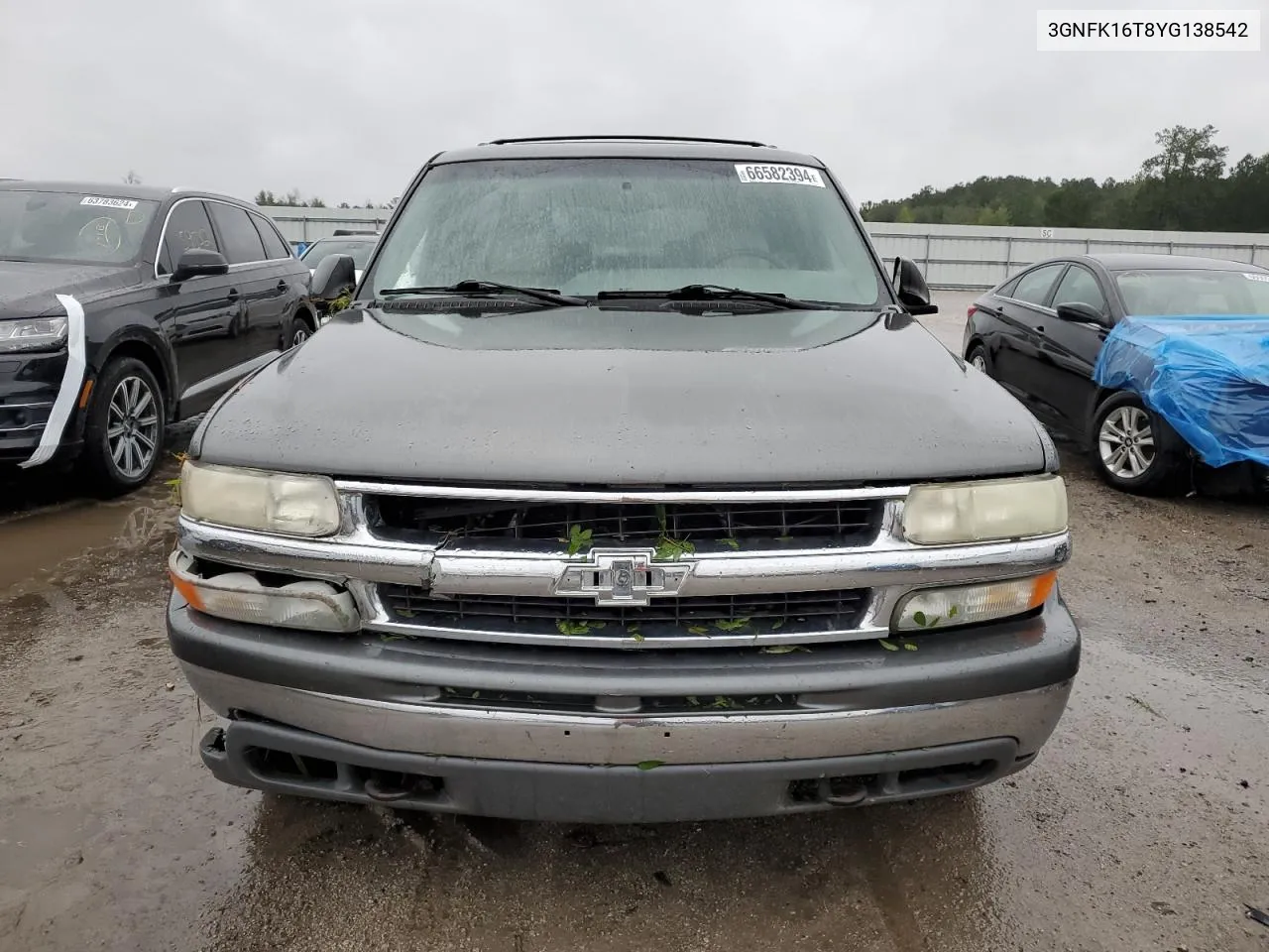 2000 Chevrolet Suburban K1500 VIN: 3GNFK16T8YG138542 Lot: 66582394