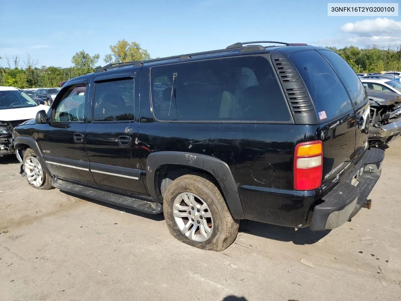 3GNFK16T2YG200100 2000 Chevrolet Suburban K1500