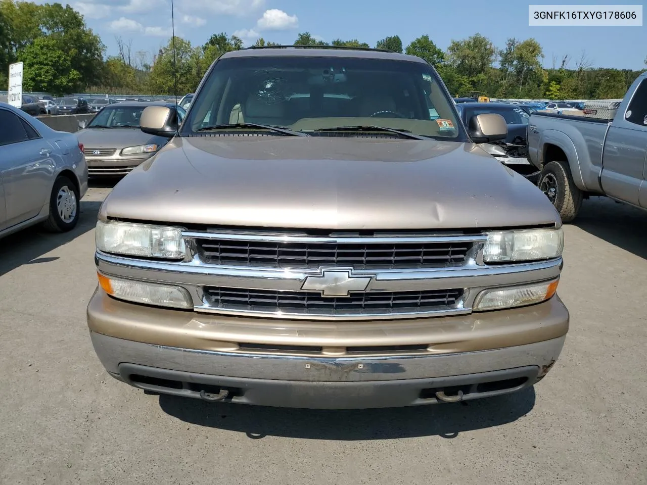 2000 Chevrolet Suburban K1500 VIN: 3GNFK16TXYG178606 Lot: 71483564