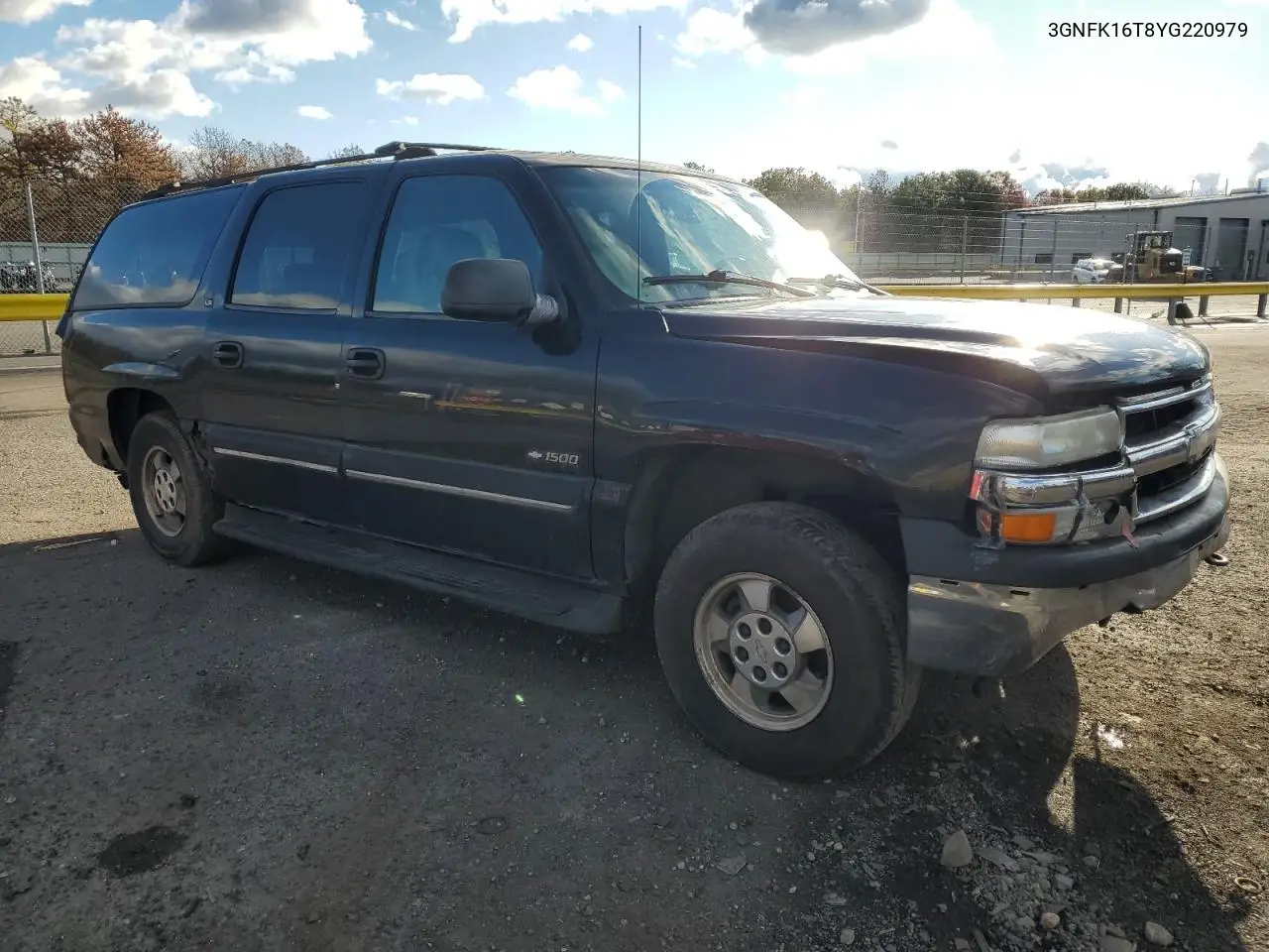 3GNFK16T8YG220979 2000 Chevrolet Suburban K1500