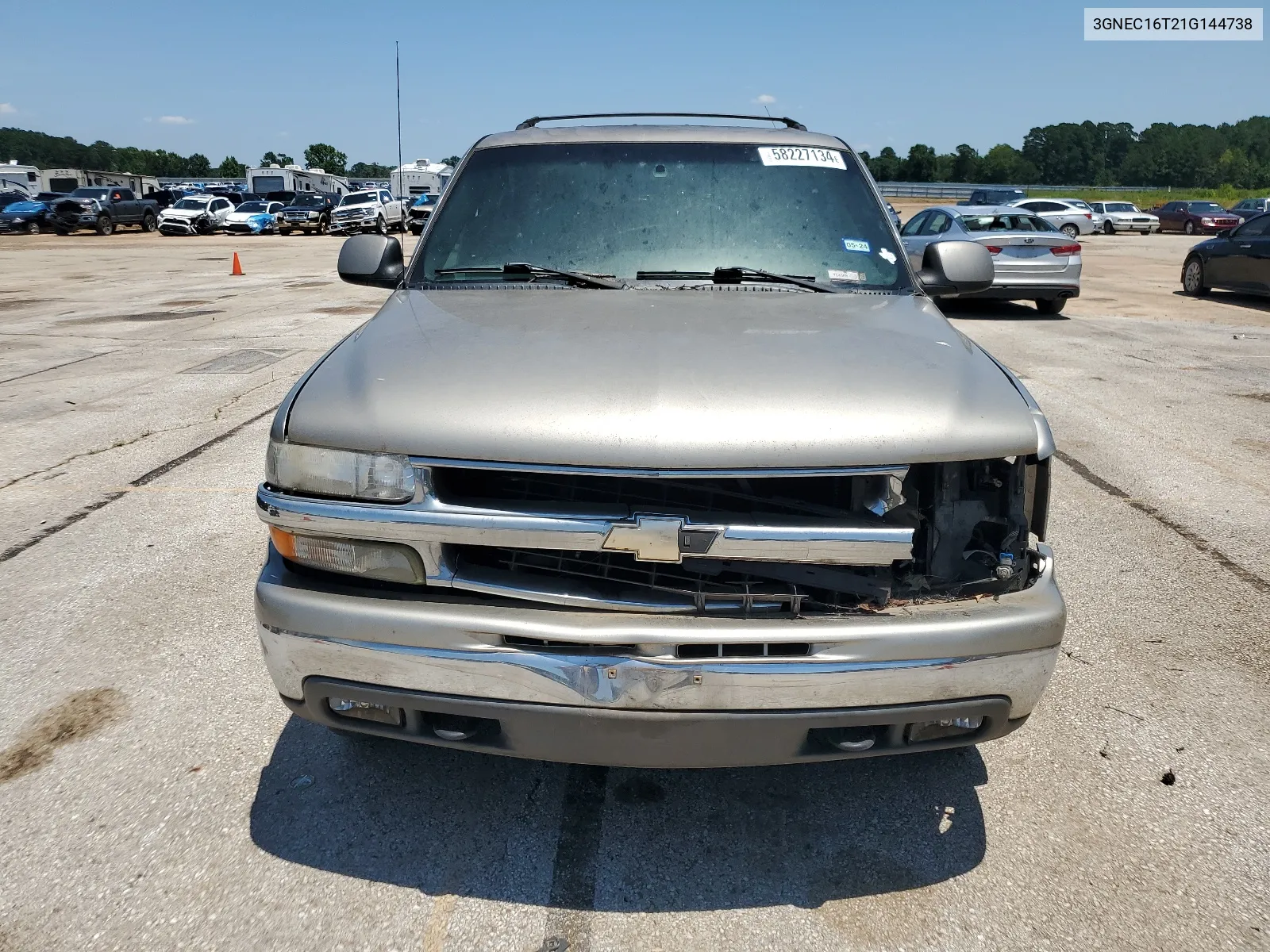 2001 Chevrolet Suburban C1500 VIN: 3GNEC16T21G144738 Lot: 58227134