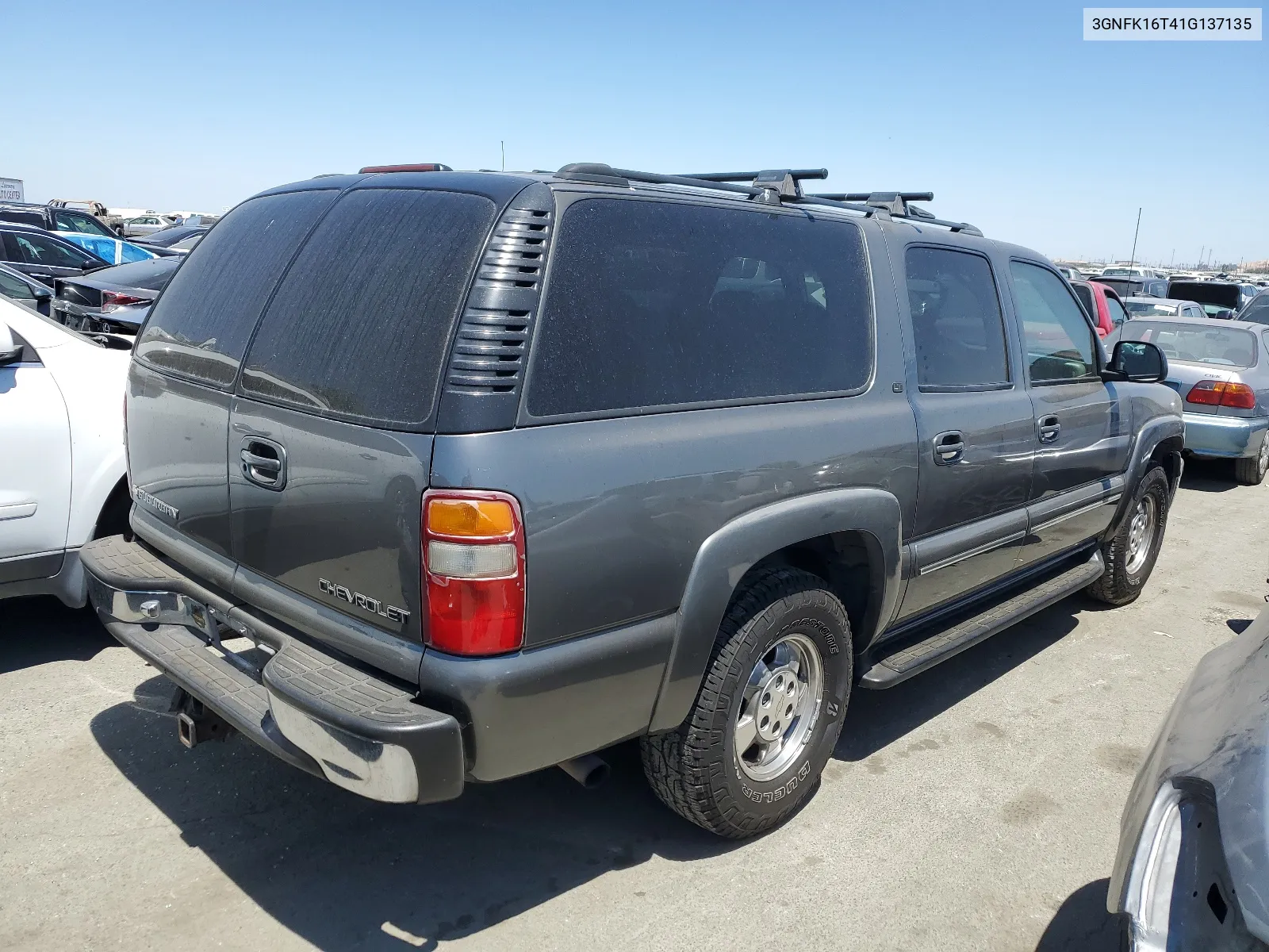 2001 Chevrolet Suburban K1500 VIN: 3GNFK16T41G137135 Lot: 61675144