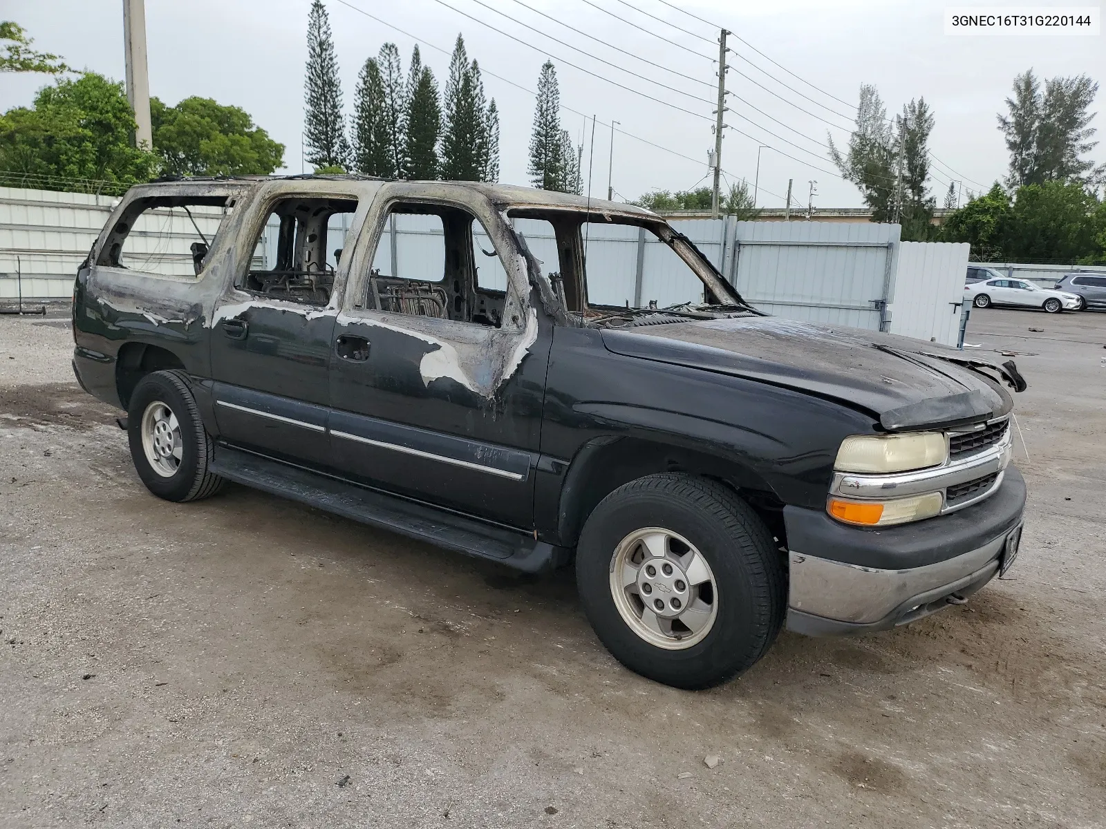 2001 Chevrolet Suburban C1500 VIN: 3GNEC16T31G220144 Lot: 62642164