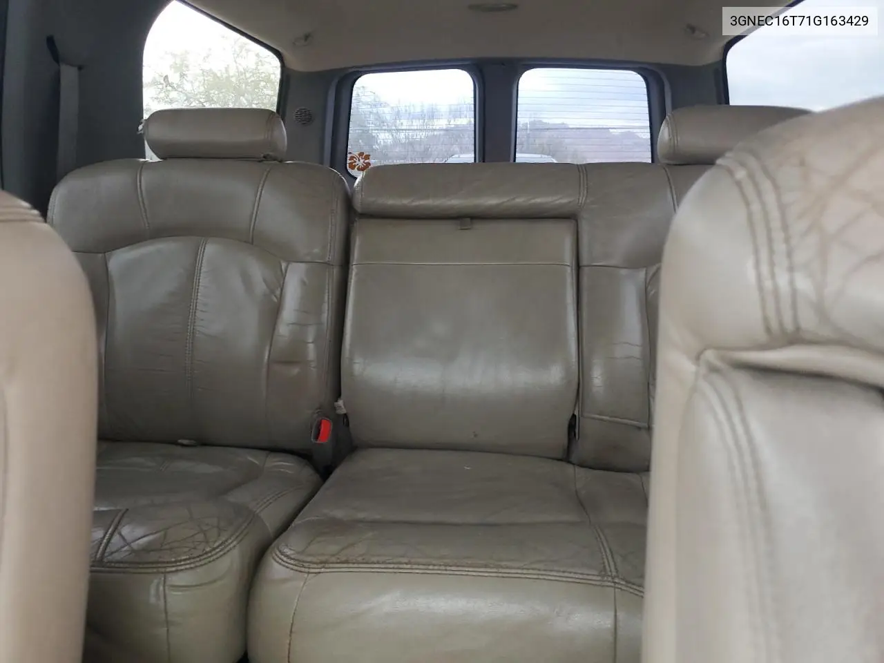 3GNEC16T71G163429 2001 Chevrolet Suburban C1500