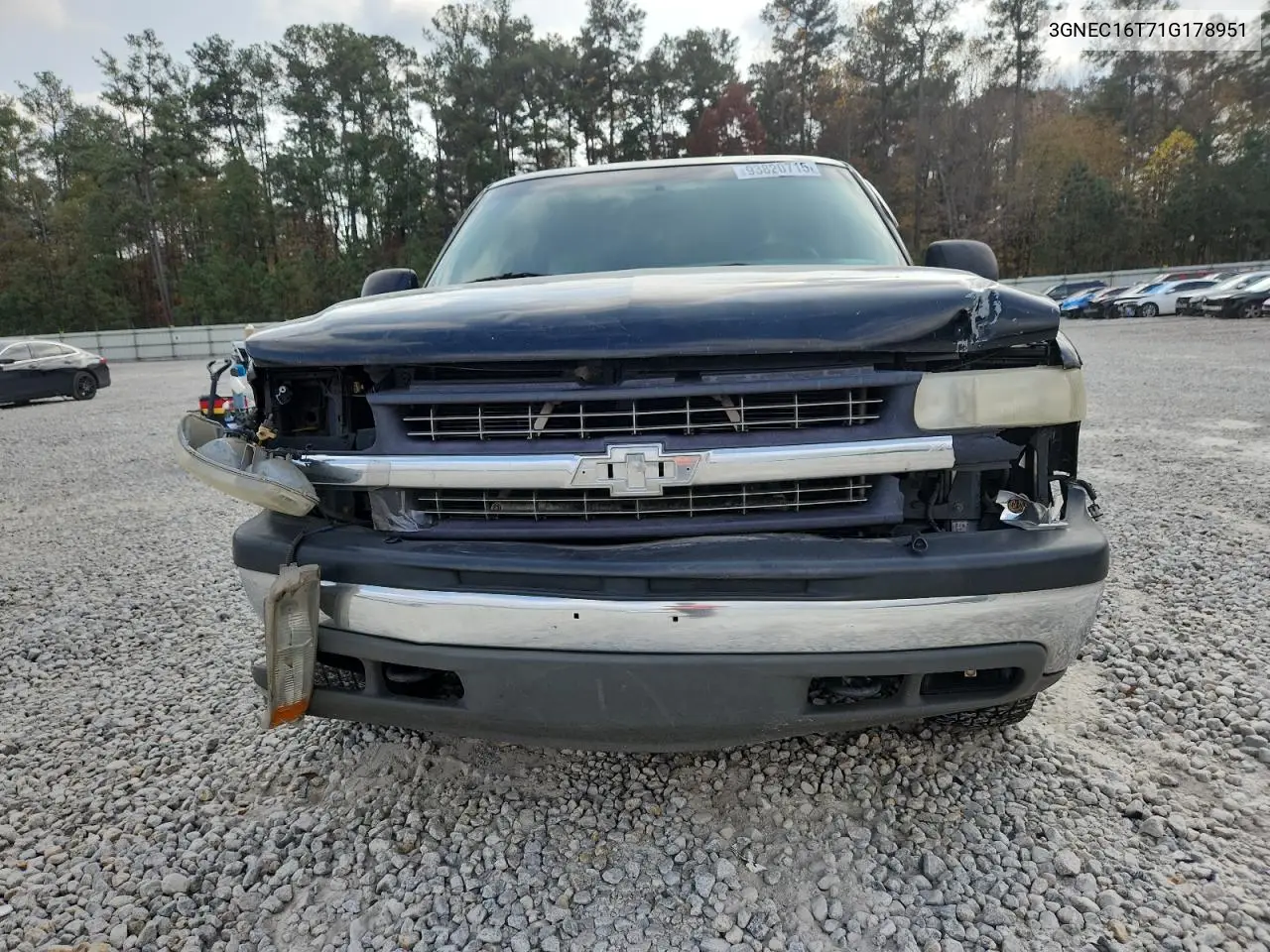 3GNEC16T71G178951 2001 Chevrolet Suburban C1500