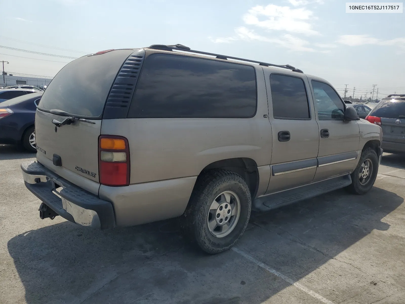 2002 Chevrolet Suburban C1500 VIN: 1GNEC16T52J117517 Lot: 62769934