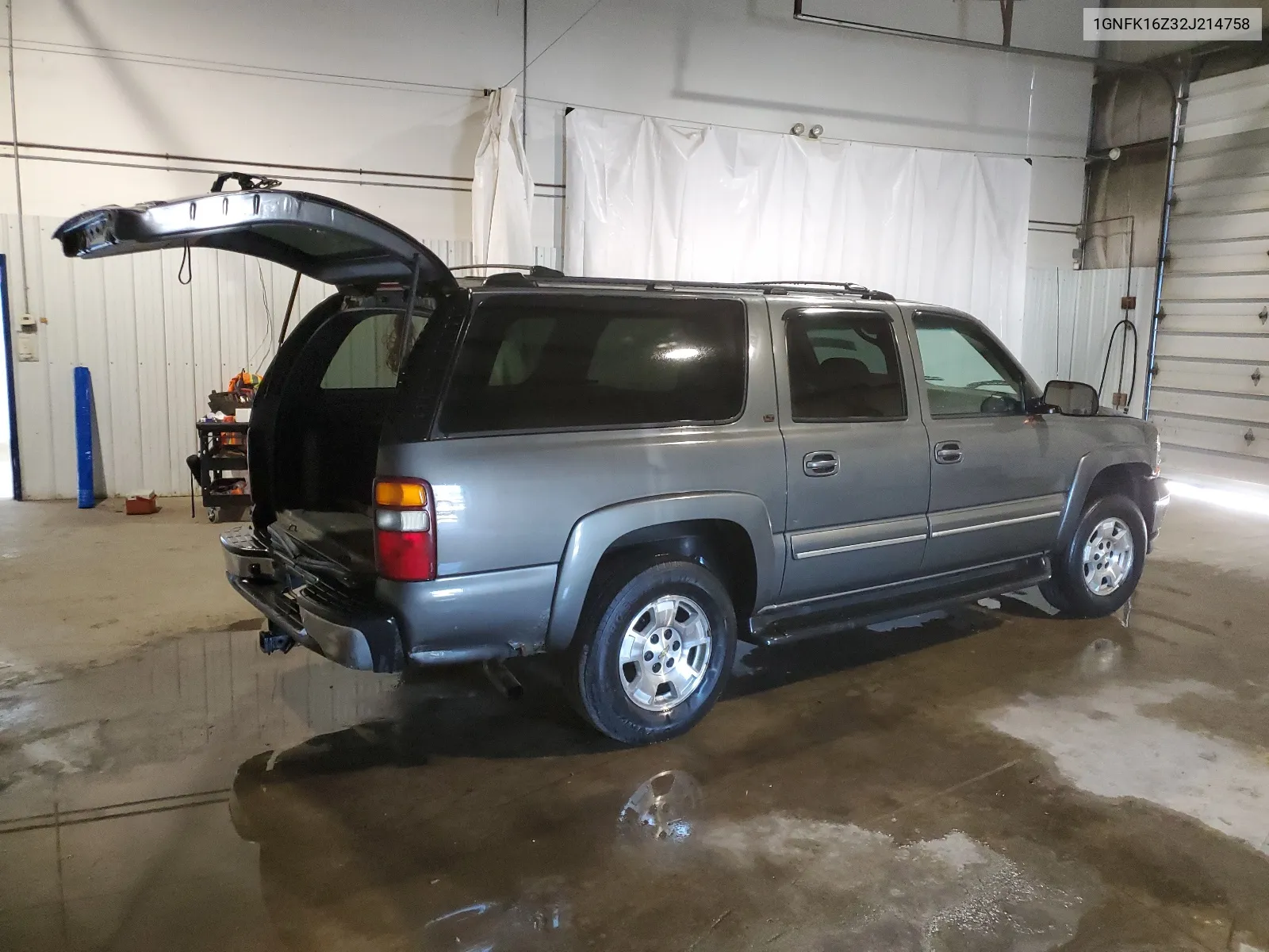 2002 Chevrolet Suburban K1500 VIN: 1GNFK16Z32J214758 Lot: 66966674