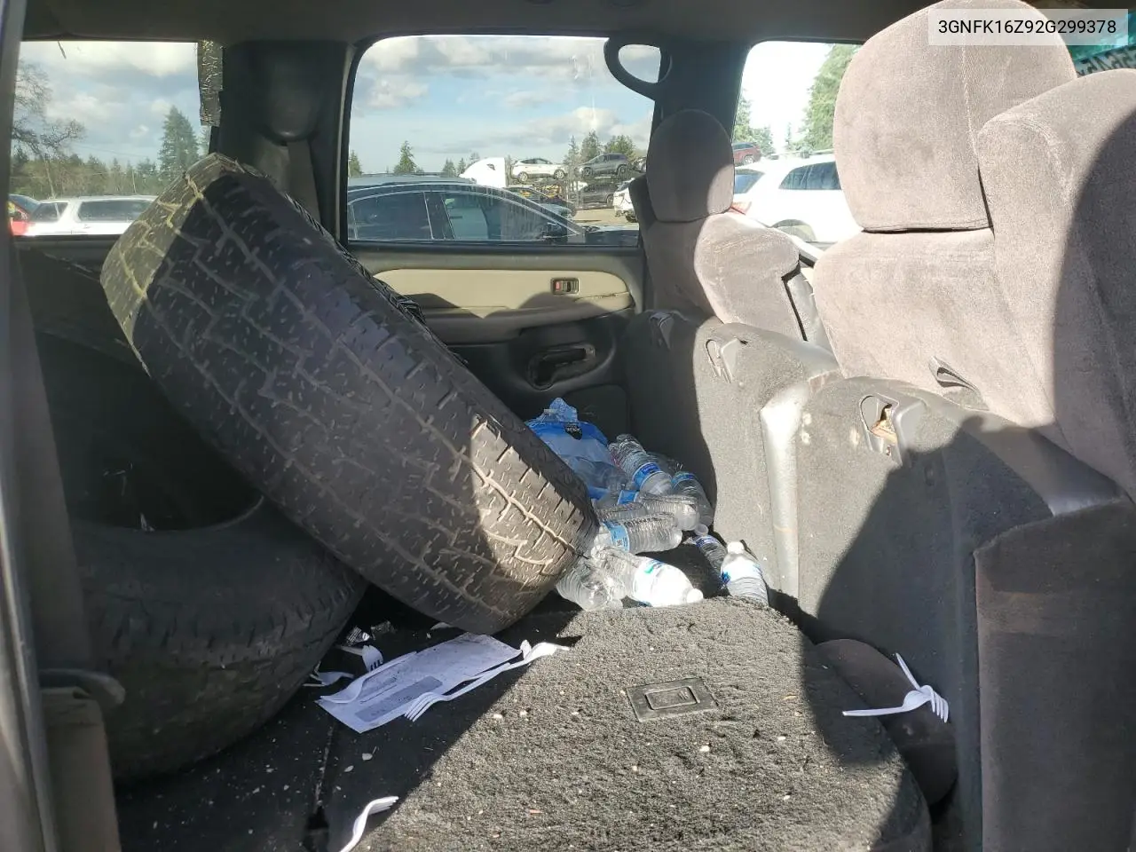 3GNFK16Z92G299378 2002 Chevrolet Suburban K1500
