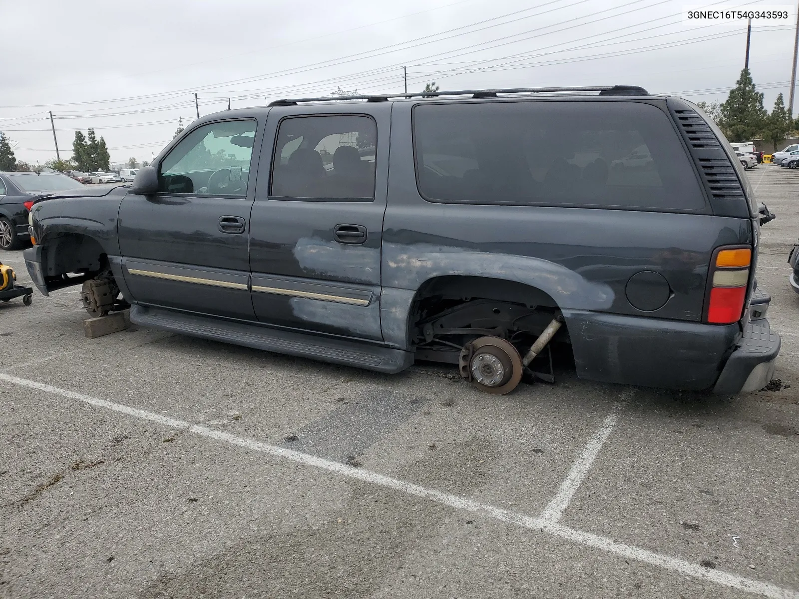 2004 Chevrolet Suburban C1500 VIN: 3GNEC16T54G343593 Lot: 55965724