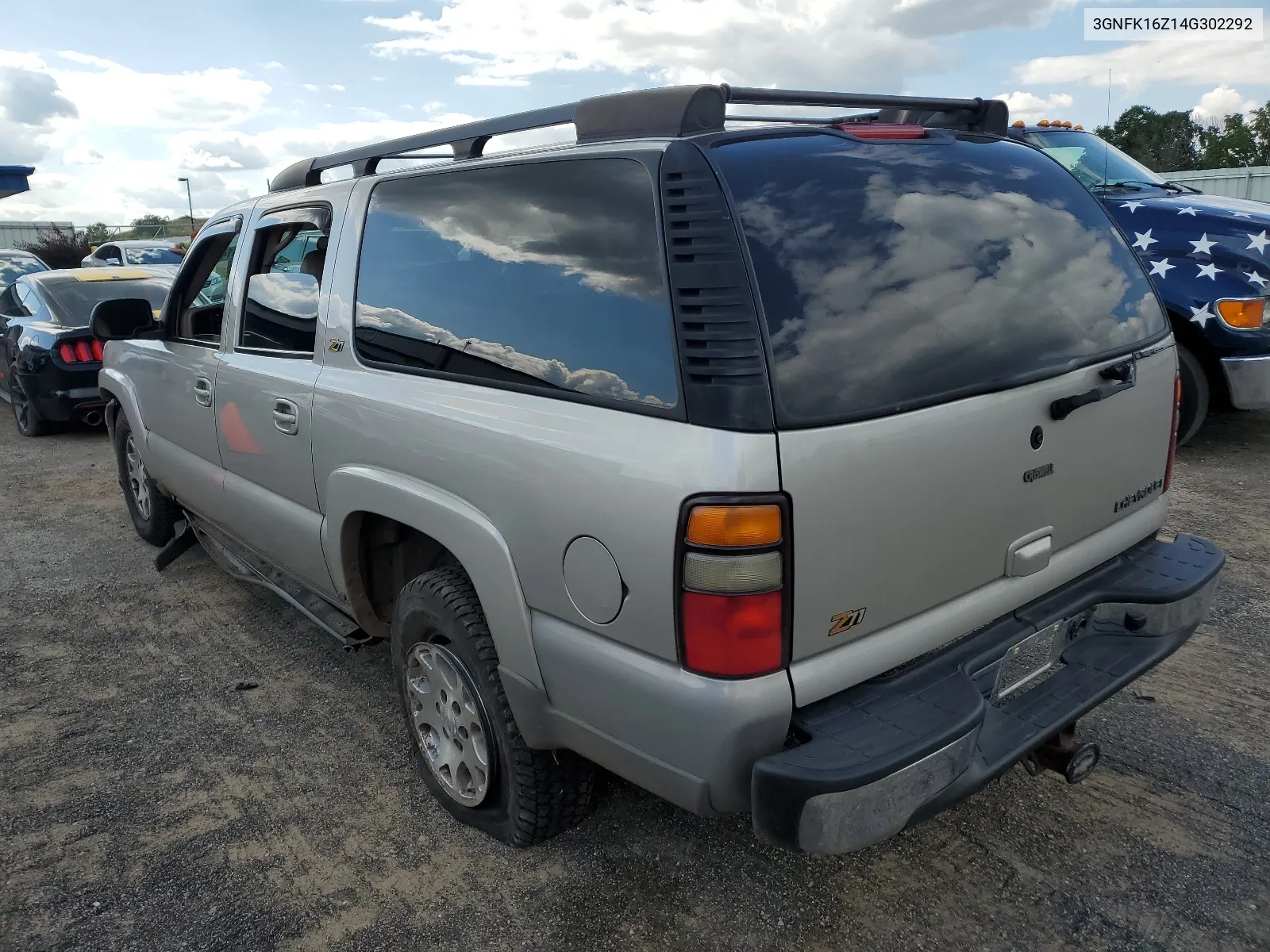 2004 Chevrolet Suburban K1500 VIN: 3GNFK16Z14G302292 Lot: 61400094