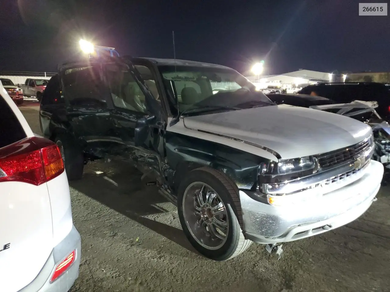 266615 2004 Chevrolet Suburban K1500