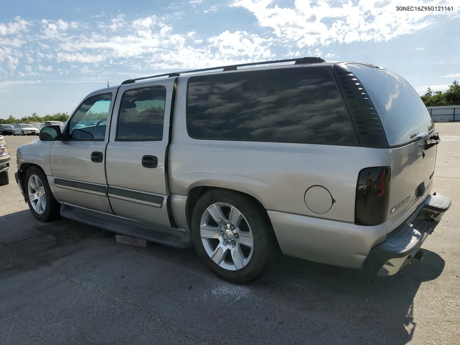 2005 Chevrolet Suburban C1500 VIN: 3GNEC16Z95G121161 Lot: 60637034