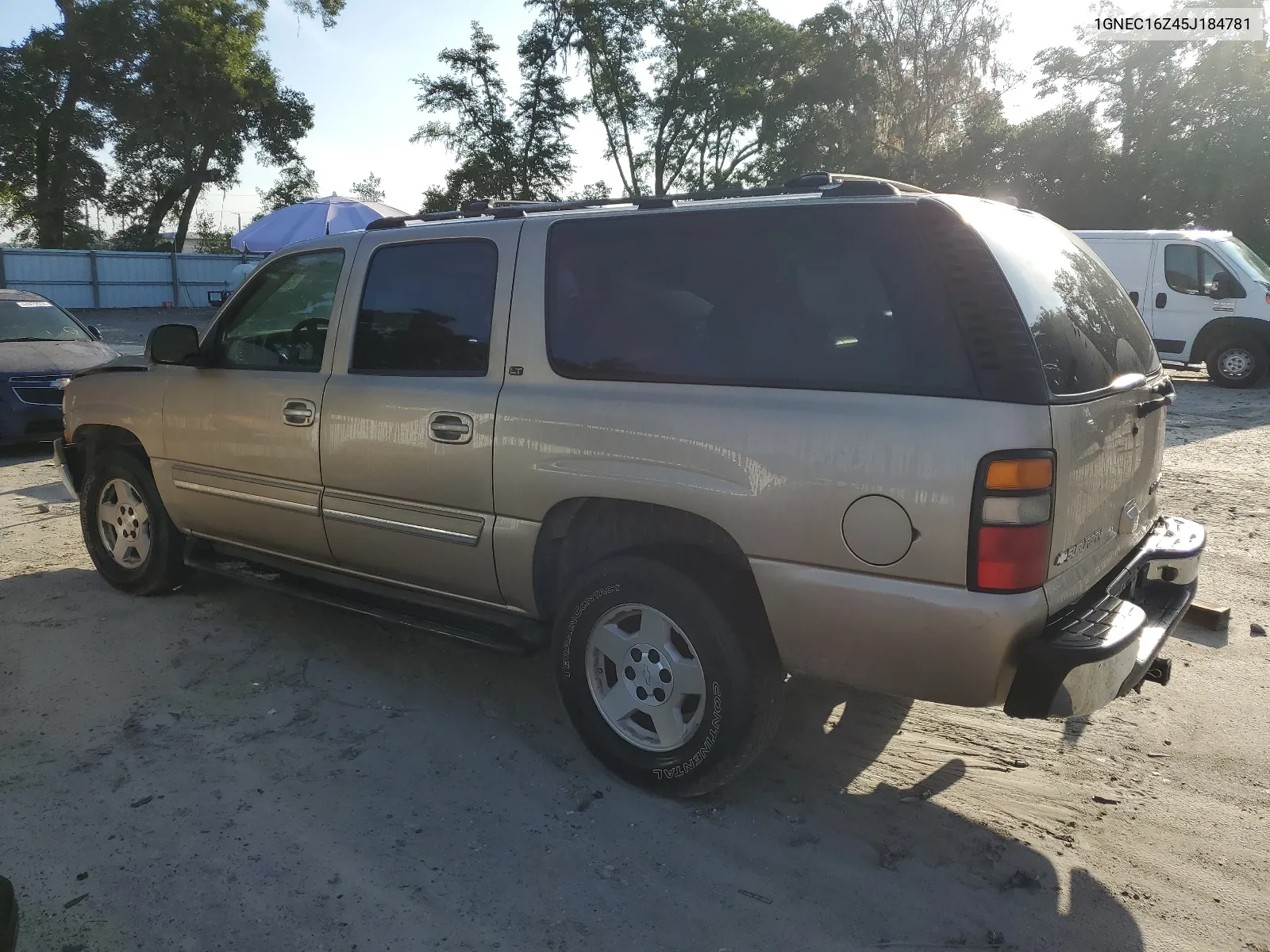 2005 Chevrolet Suburban C1500 VIN: 1GNEC16Z45J184781 Lot: 63452774