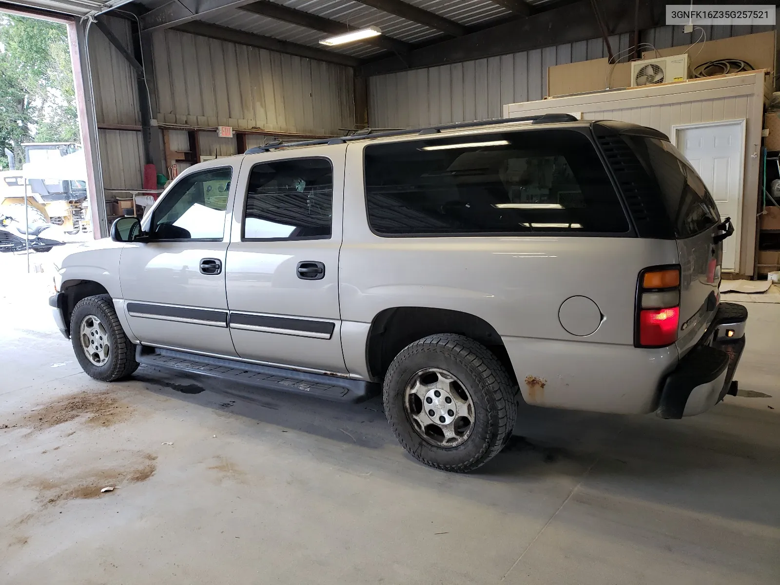 3GNFK16Z35G257521 2005 Chevrolet Suburban K1500