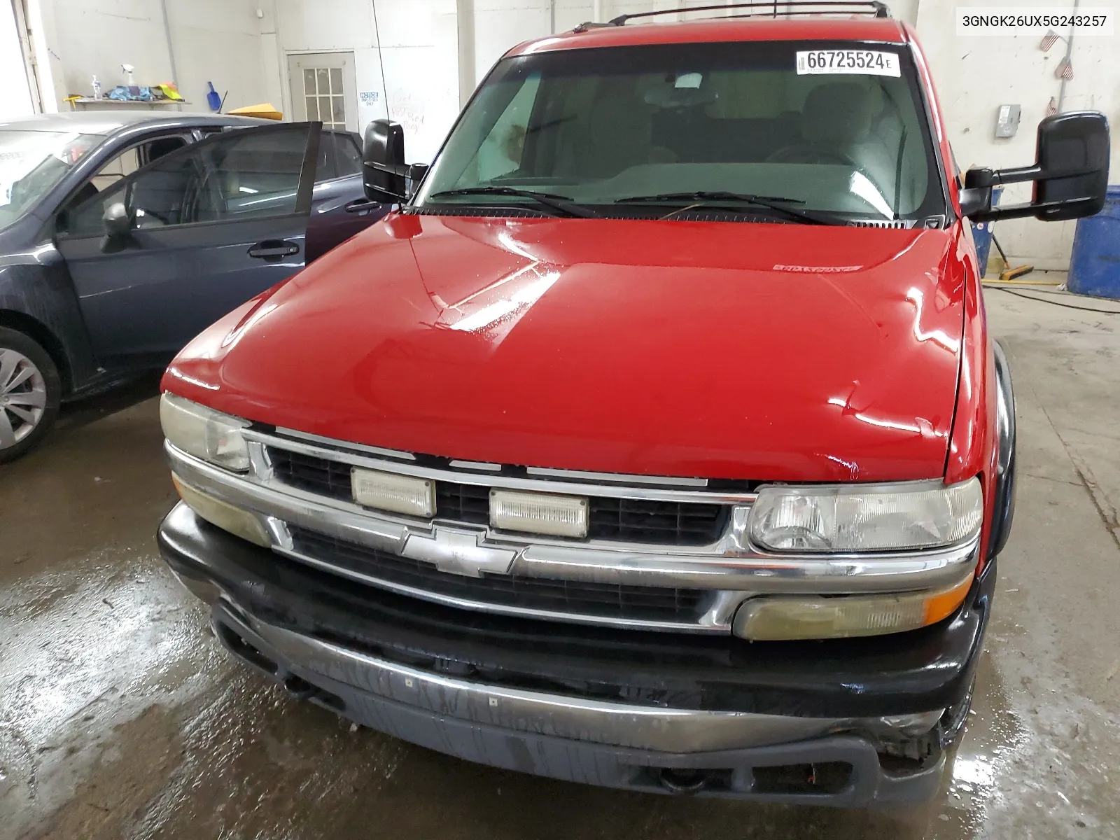 2005 Chevrolet Suburban K2500 VIN: 3GNGK26UX5G243257 Lot: 66725524