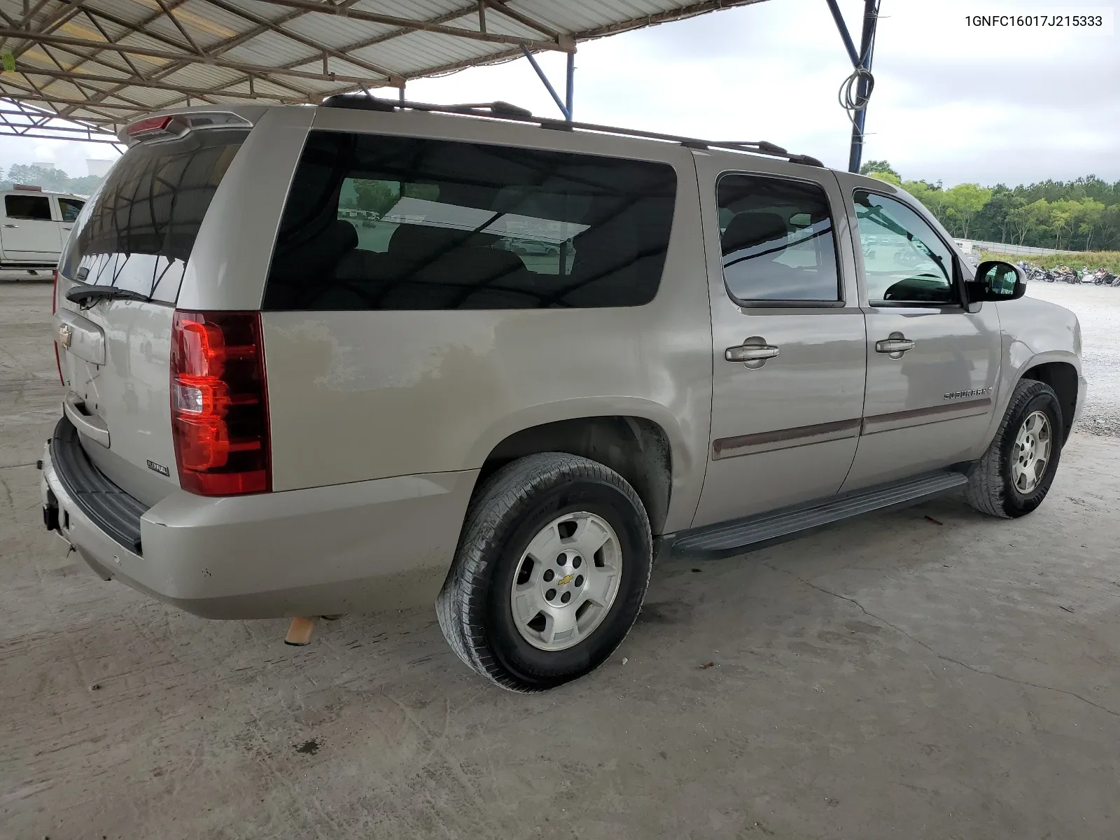 2007 Chevrolet Suburban C1500 VIN: 1GNFC16017J215333 Lot: 61279434