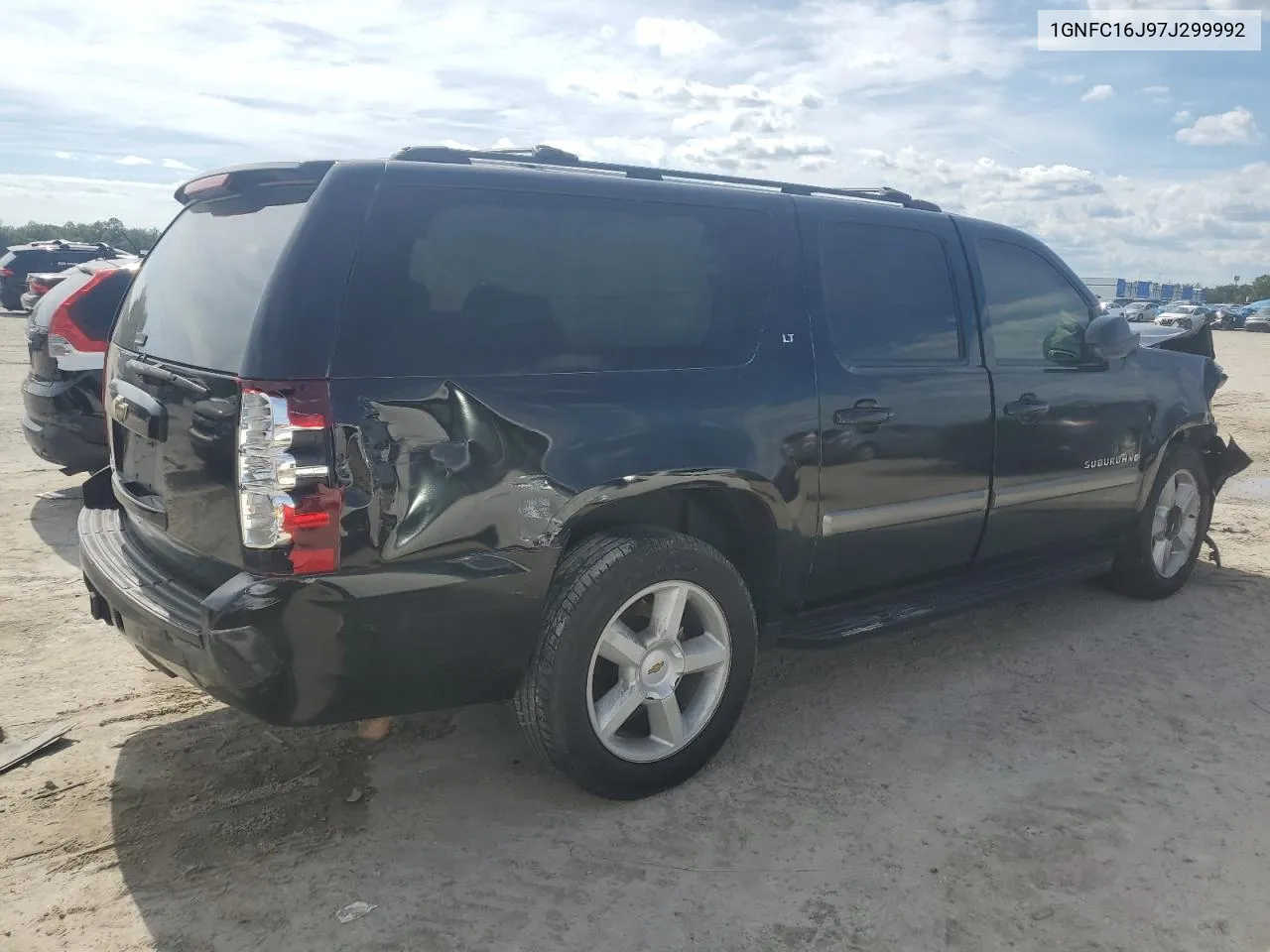 2007 Chevrolet Suburban C1500 VIN: 1GNFC16J97J299992 Lot: 62642934