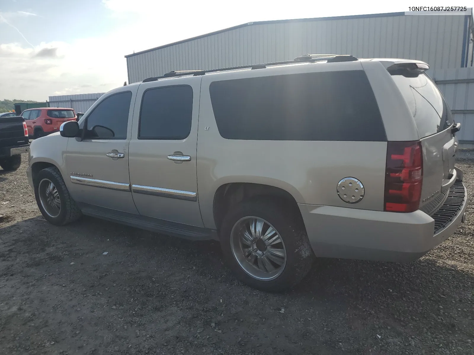 2007 Chevrolet Suburban C1500 VIN: 1GNFC16087J257725 Lot: 63822704