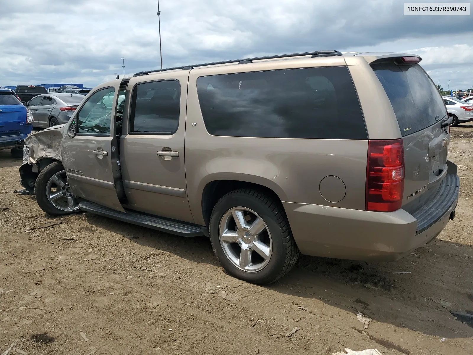 1GNFC16J37R390743 2007 Chevrolet Suburban C1500