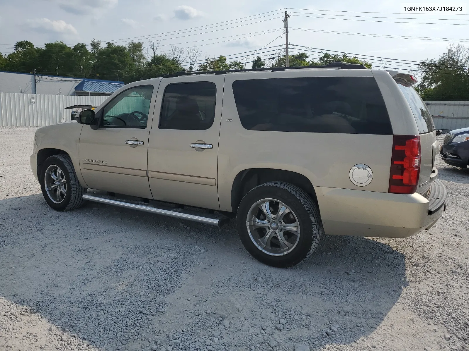 2007 Chevrolet Suburban K1500 VIN: 1GNFK163X7J184273 Lot: 64688224